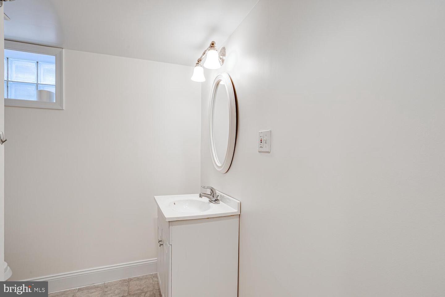 2015 BRANCH AVE SE, WASHINGTON, District Of Columbia 20020, 3 Bedrooms Bedrooms, ,2 BathroomsBathrooms,Residential,For sale,2015 BRANCH AVE SE,DCDC2223794 MLS # DCDC2223794