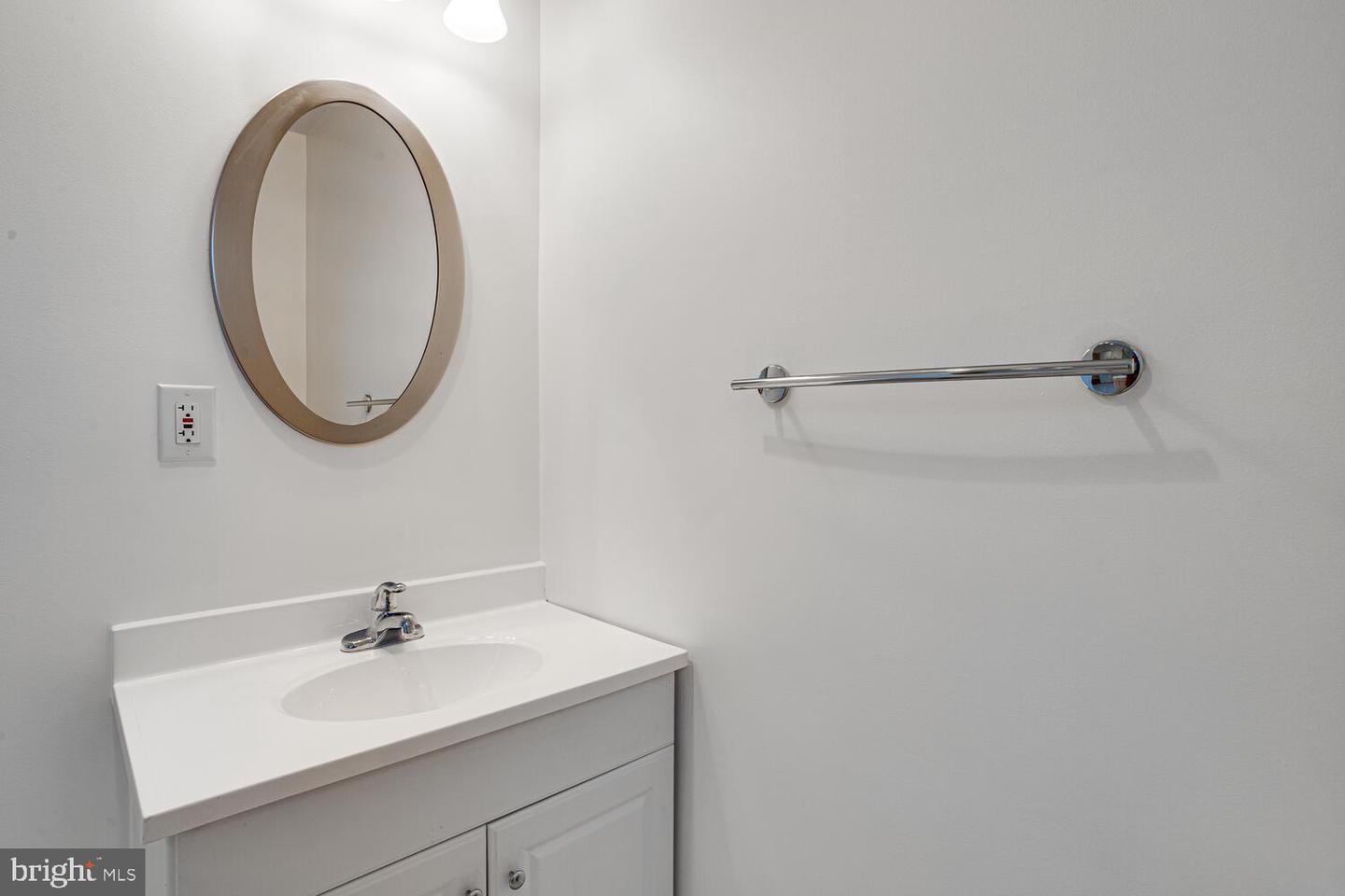 2015 BRANCH AVE SE, WASHINGTON, District Of Columbia 20020, 3 Bedrooms Bedrooms, ,2 BathroomsBathrooms,Residential,For sale,2015 BRANCH AVE SE,DCDC2223794 MLS # DCDC2223794