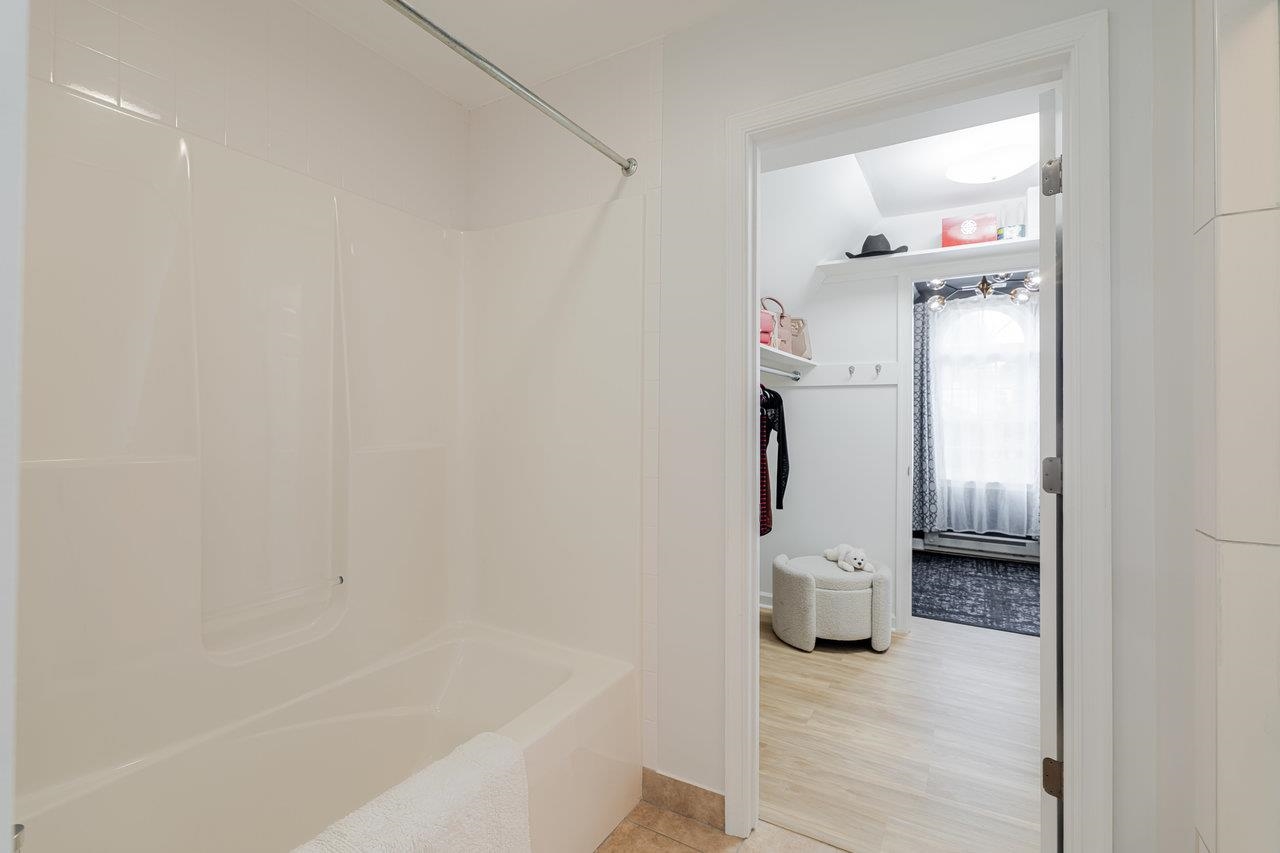 1271 KING EDWARDS WAY, HARRISONBURG, Virginia 22801, 4 Bedrooms Bedrooms, ,3 BathroomsBathrooms,Residential,1271 KING EDWARDS WAY,666173 MLS # 666173