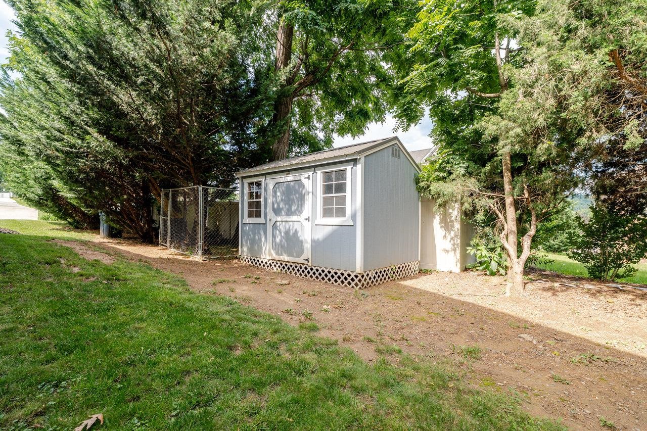 1271 KING EDWARDS WAY, HARRISONBURG, Virginia 22801, 4 Bedrooms Bedrooms, ,3 BathroomsBathrooms,Residential,1271 KING EDWARDS WAY,666173 MLS # 666173