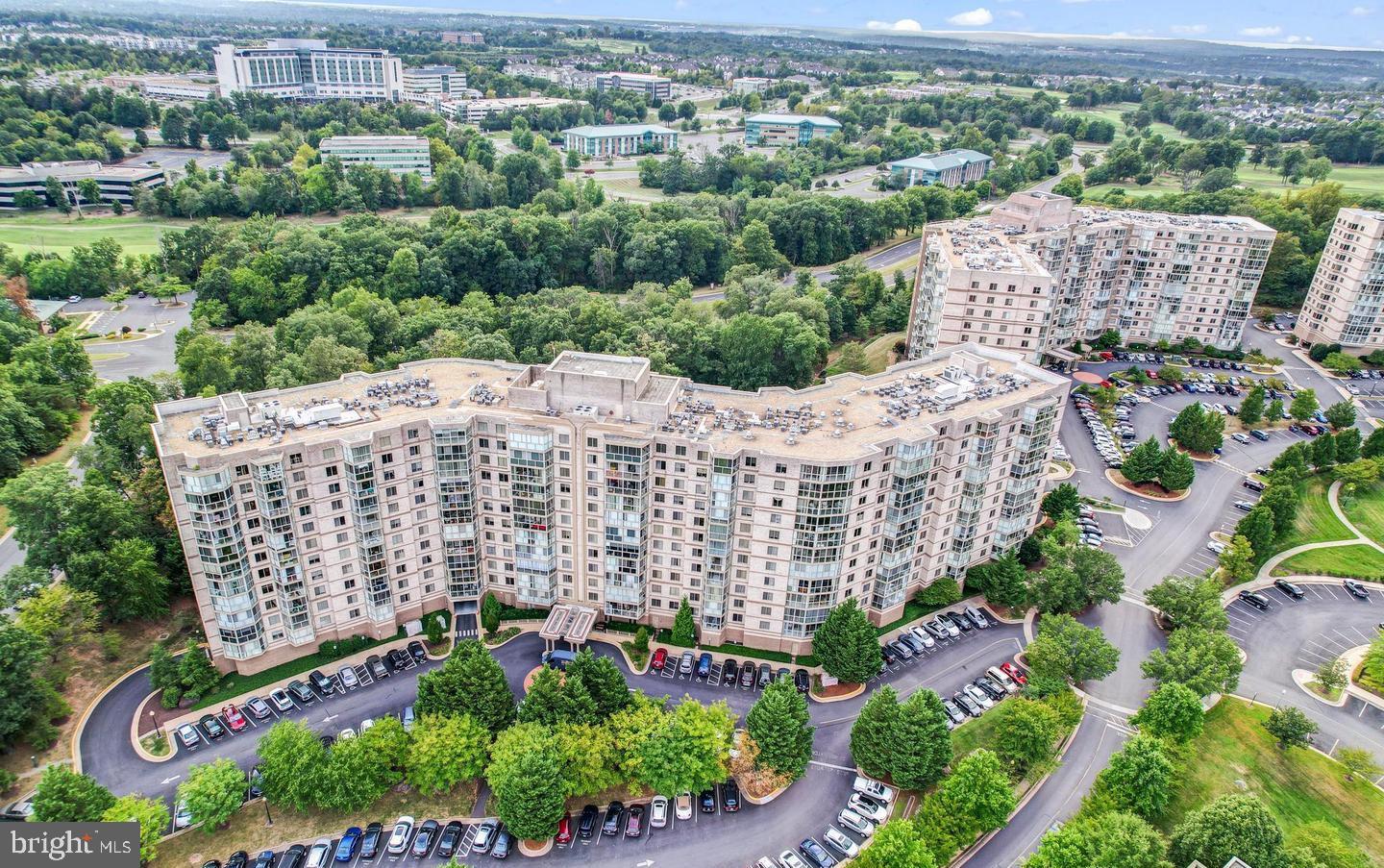 19385 CYPRESS RIDGE TER #914, LEESBURG, Virginia 20176, 2 Bedrooms Bedrooms, ,2 BathroomsBathrooms,Residential,For sale,19385 CYPRESS RIDGE TER #914,VALO2108840 MLS # VALO2108840