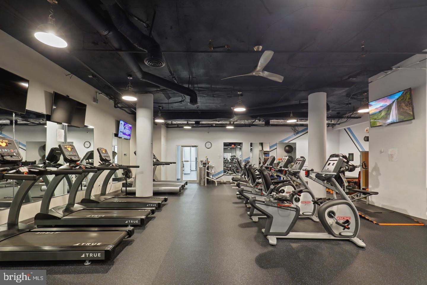 19385 CYPRESS RIDGE TER #914, LEESBURG, Virginia 20176, 2 Bedrooms Bedrooms, ,2 BathroomsBathrooms,Residential,For sale,19385 CYPRESS RIDGE TER #914,VALO2108840 MLS # VALO2108840