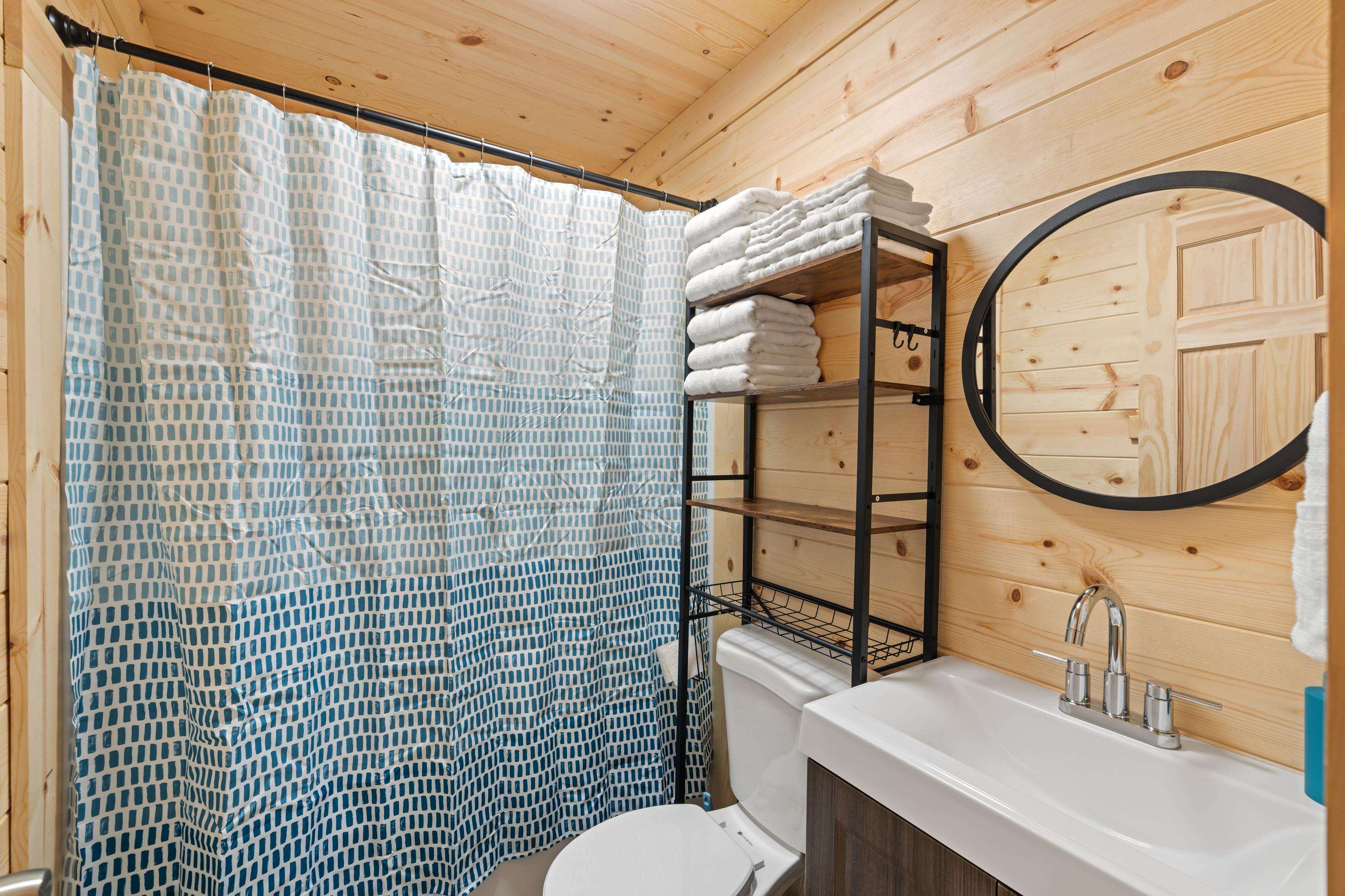 267 GROUSE DR, MCGAHEYSVILLE, Virginia 22840, 6 Bedrooms Bedrooms, ,3 BathroomsBathrooms,Residential,267 GROUSE DR,672339 MLS # 672339