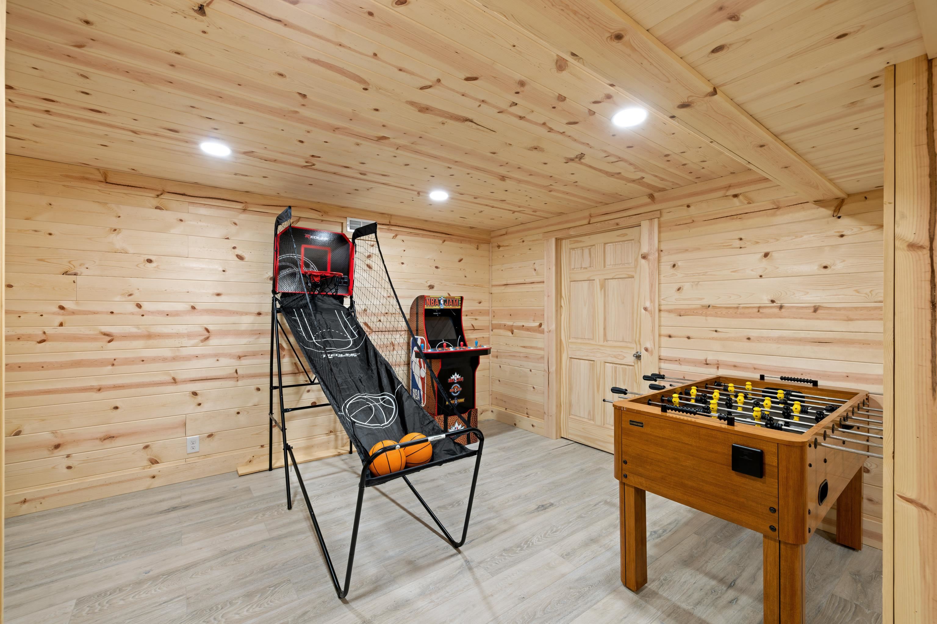 267 GROUSE DR, MCGAHEYSVILLE, Virginia 22840, 6 Bedrooms Bedrooms, ,3 BathroomsBathrooms,Residential,267 GROUSE DR,672339 MLS # 672339