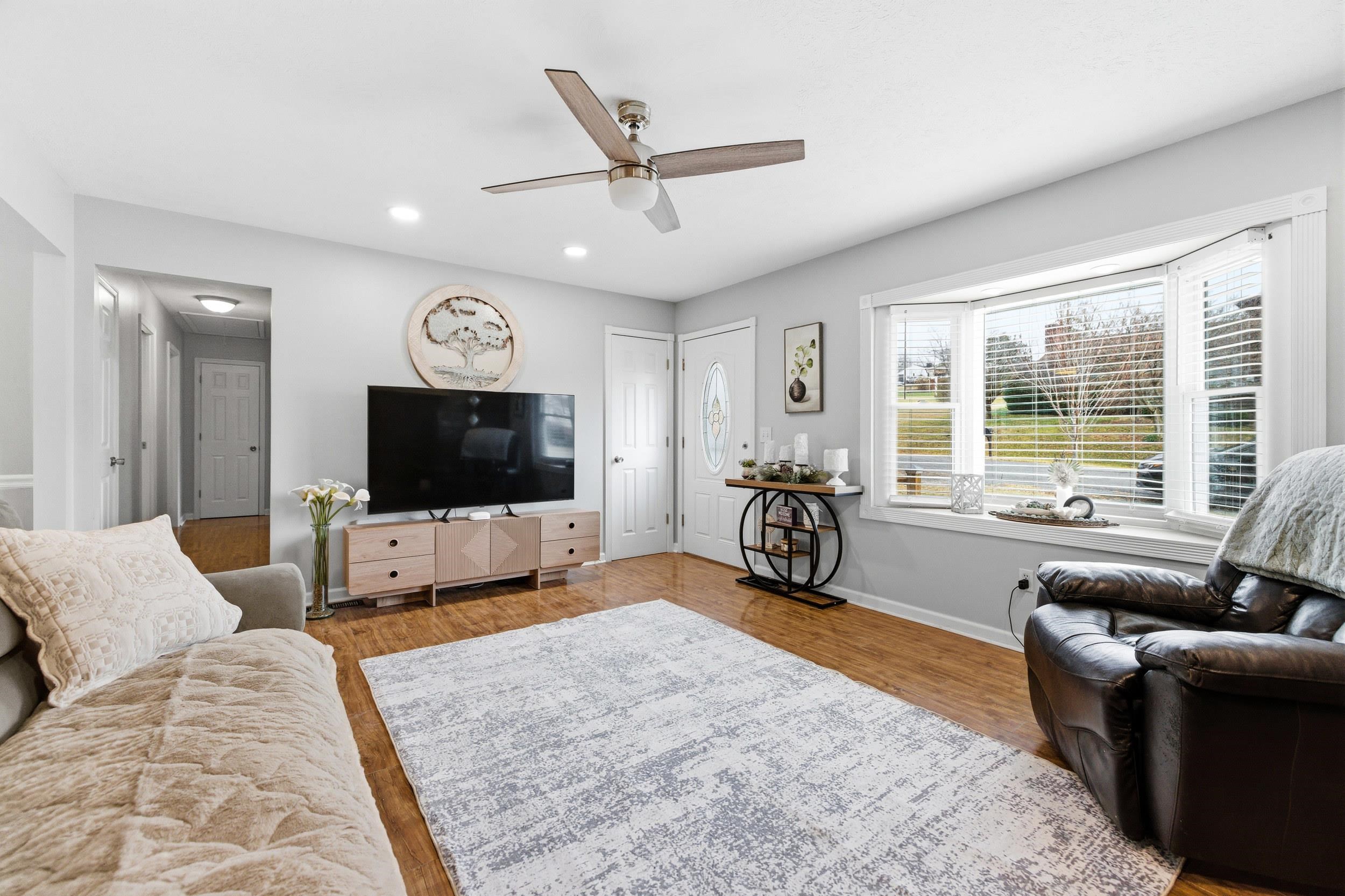 507 BARKMAN AVE, ELKTON, Virginia 22827, 3 Bedrooms Bedrooms, ,2 BathroomsBathrooms,Residential,507 BARKMAN AVE,672351 MLS # 672351