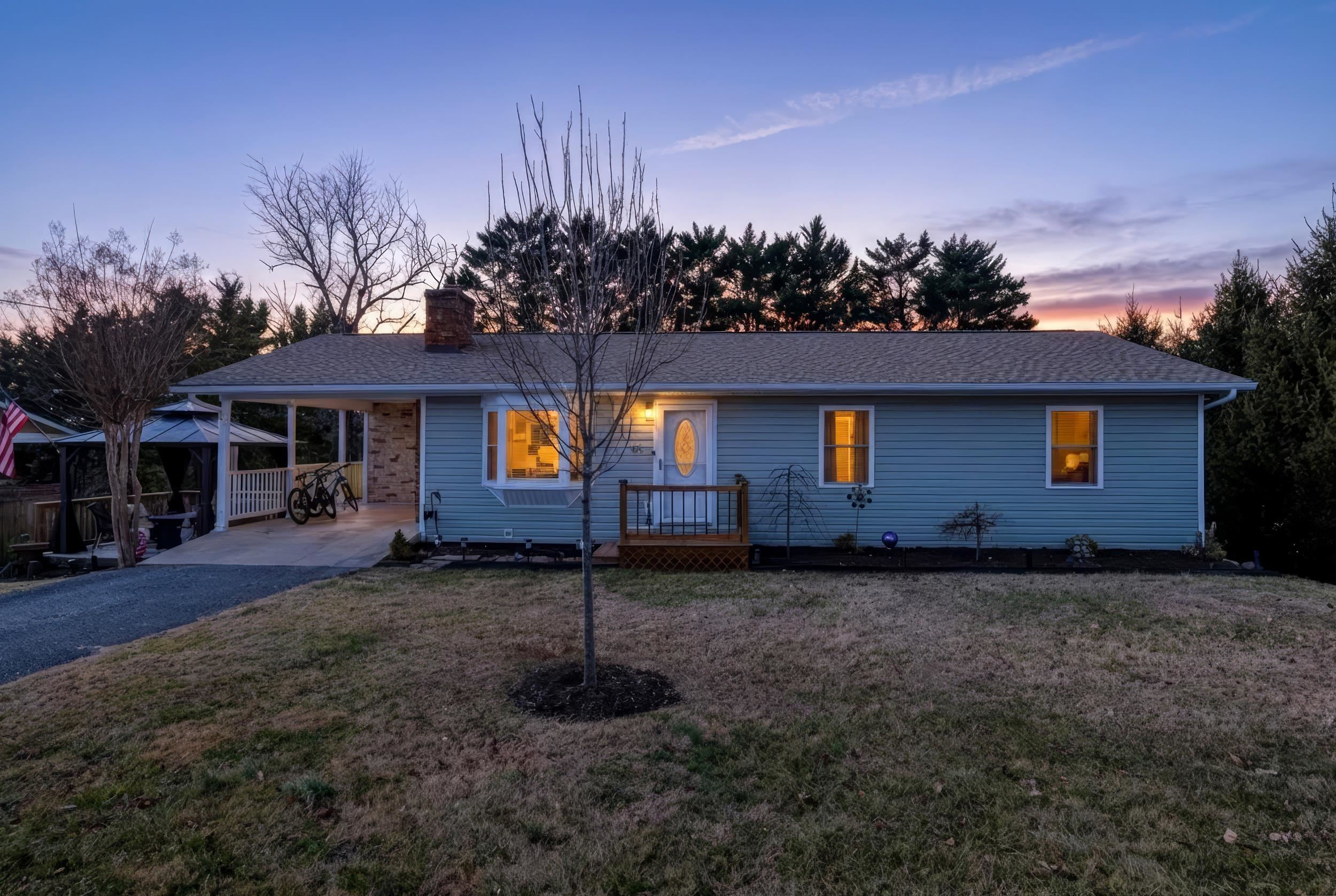 507 BARKMAN AVE, ELKTON, Virginia 22827, 3 Bedrooms Bedrooms, ,2 BathroomsBathrooms,Residential,507 BARKMAN AVE,672351 MLS # 672351