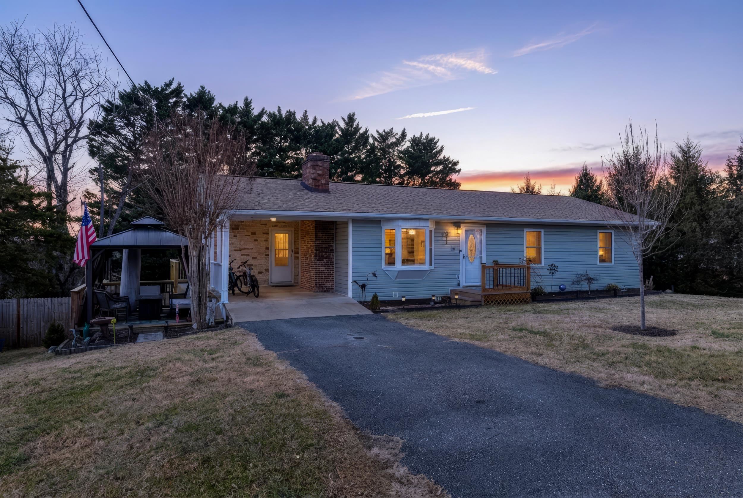 507 BARKMAN AVE, ELKTON, Virginia 22827, 3 Bedrooms Bedrooms, ,2 BathroomsBathrooms,Residential,507 BARKMAN AVE,672351 MLS # 672351