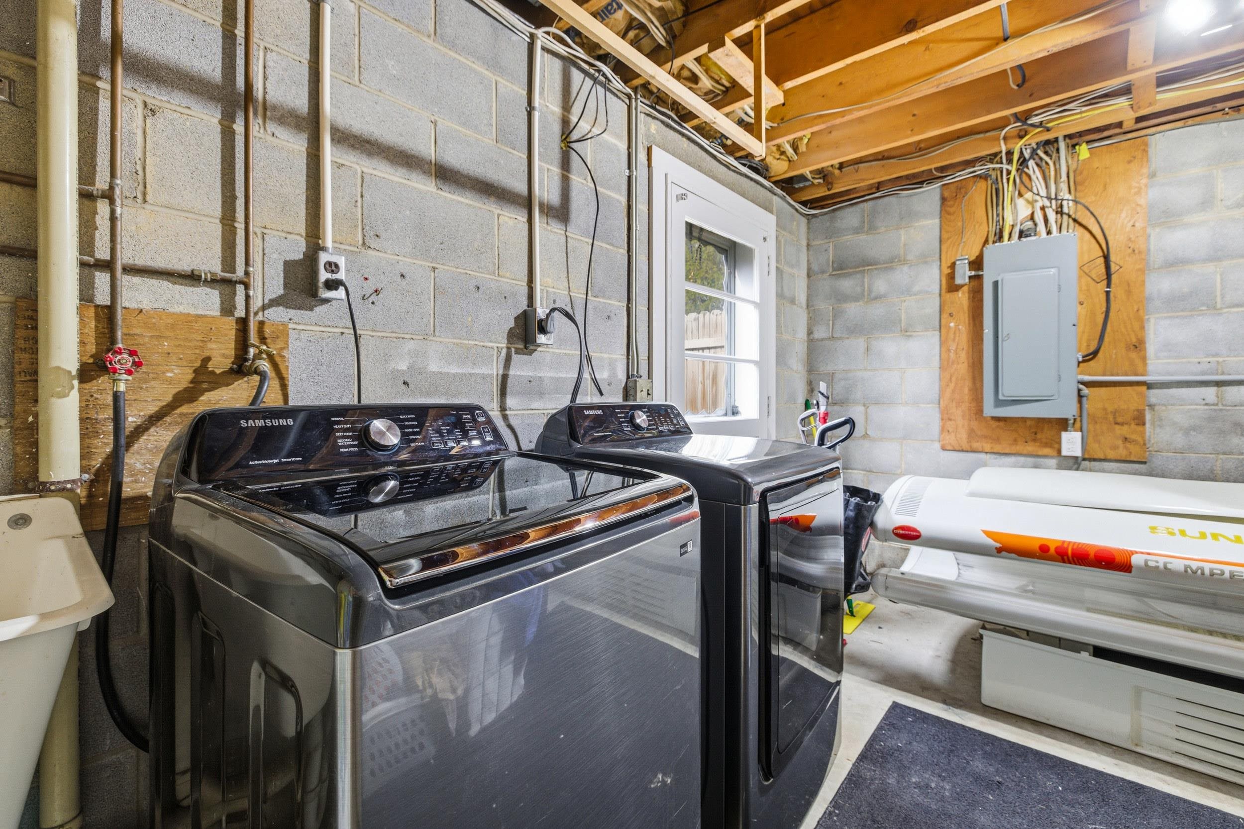 507 BARKMAN AVE, ELKTON, Virginia 22827, 3 Bedrooms Bedrooms, ,2 BathroomsBathrooms,Residential,507 BARKMAN AVE,672351 MLS # 672351