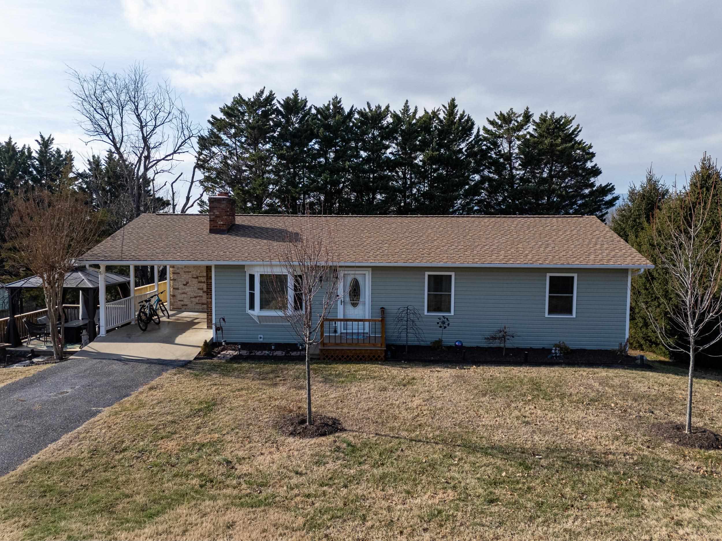 507 BARKMAN AVE, ELKTON, Virginia 22827, 3 Bedrooms Bedrooms, ,2 BathroomsBathrooms,Residential,507 BARKMAN AVE,672351 MLS # 672351