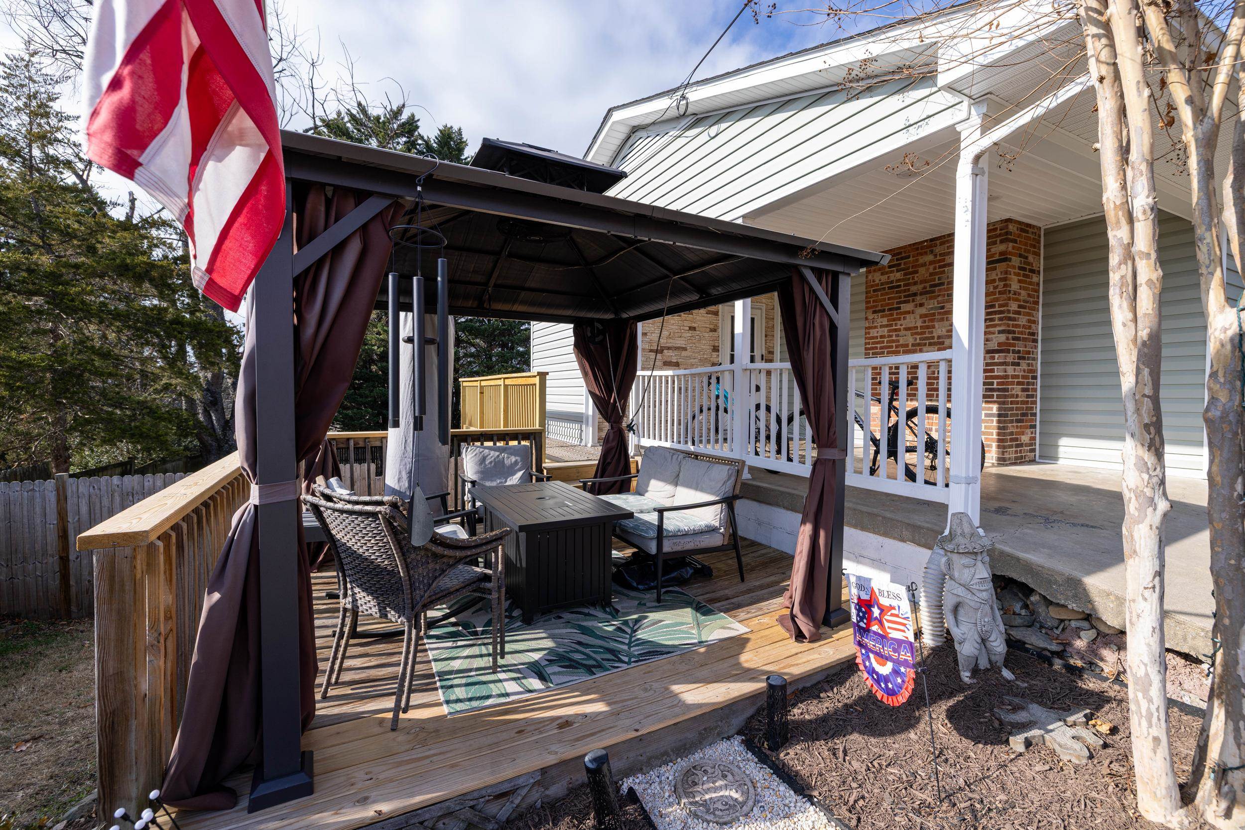 507 BARKMAN AVE, ELKTON, Virginia 22827, 3 Bedrooms Bedrooms, ,2 BathroomsBathrooms,Residential,507 BARKMAN AVE,672351 MLS # 672351