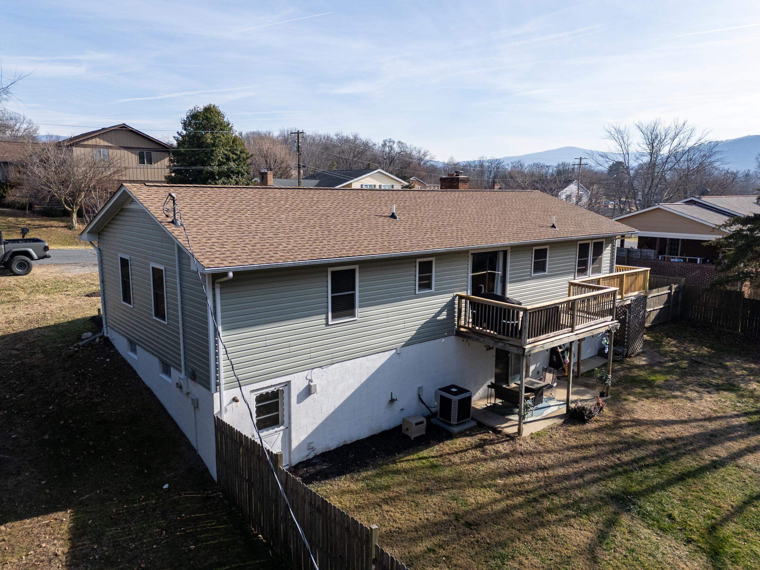 507 BARKMAN AVE, ELKTON, Virginia 22827, 3 Bedrooms Bedrooms, ,2 BathroomsBathrooms,Residential,507 BARKMAN AVE,672351 MLS # 672351