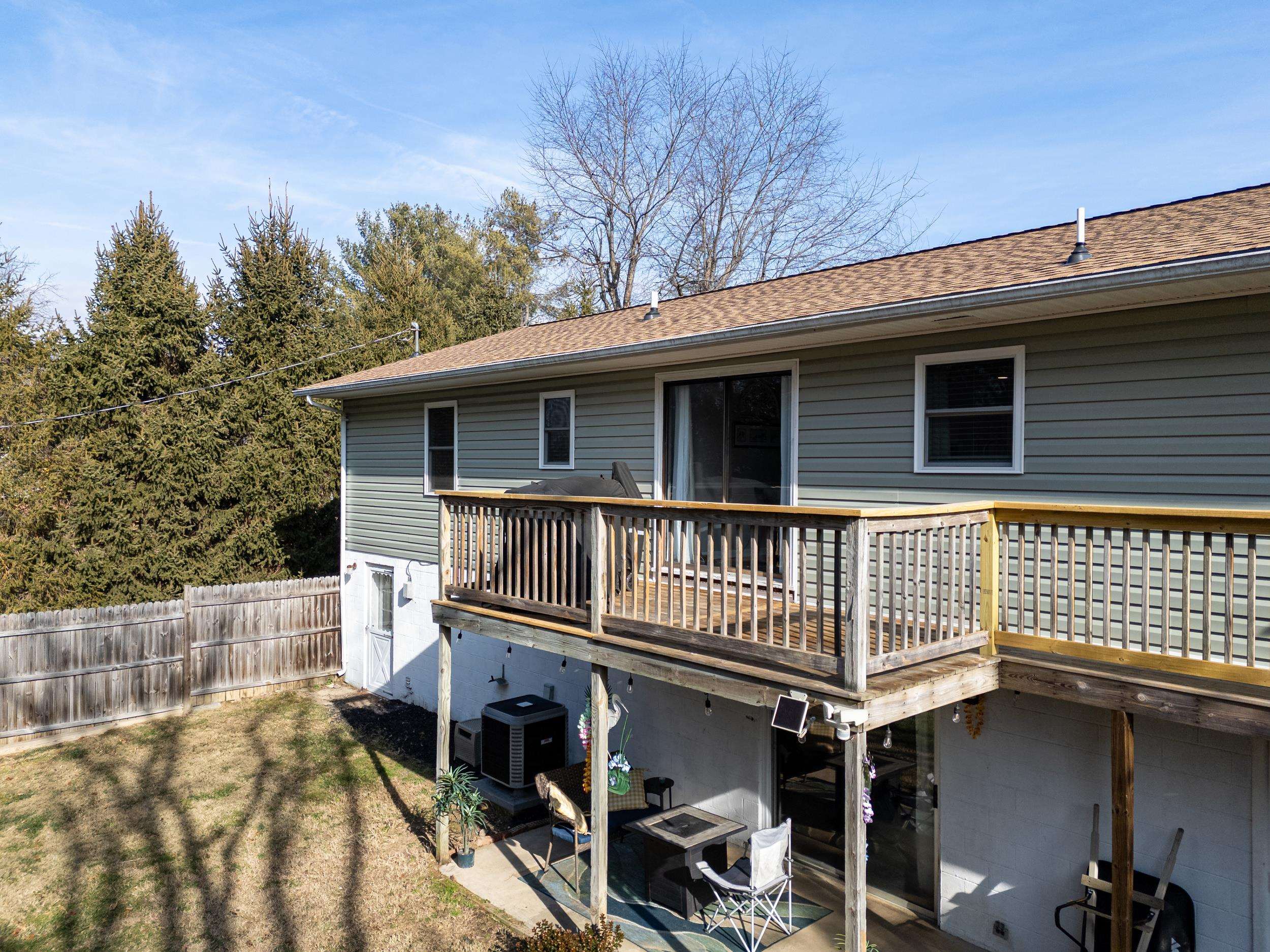 507 BARKMAN AVE, ELKTON, Virginia 22827, 3 Bedrooms Bedrooms, ,2 BathroomsBathrooms,Residential,507 BARKMAN AVE,672351 MLS # 672351