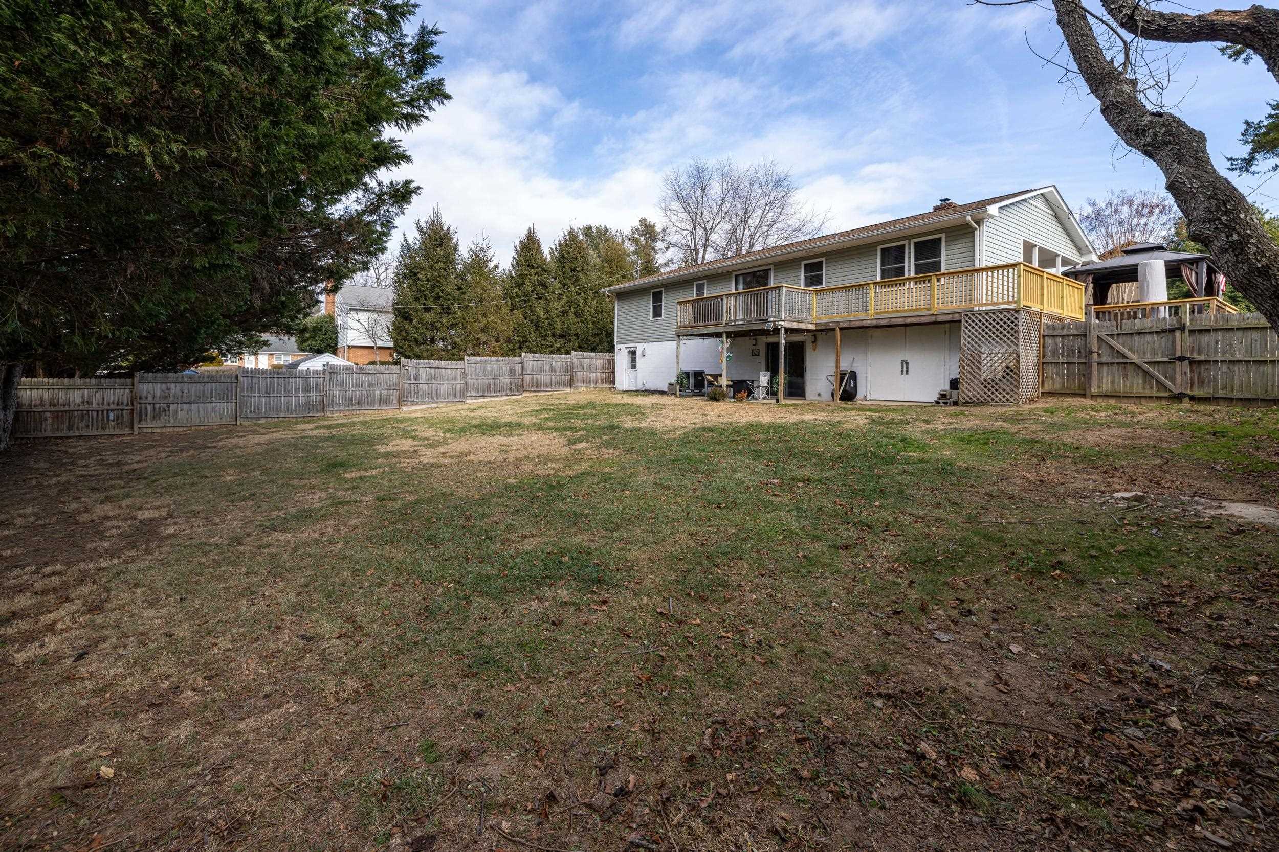 507 BARKMAN AVE, ELKTON, Virginia 22827, 3 Bedrooms Bedrooms, ,2 BathroomsBathrooms,Residential,507 BARKMAN AVE,672351 MLS # 672351