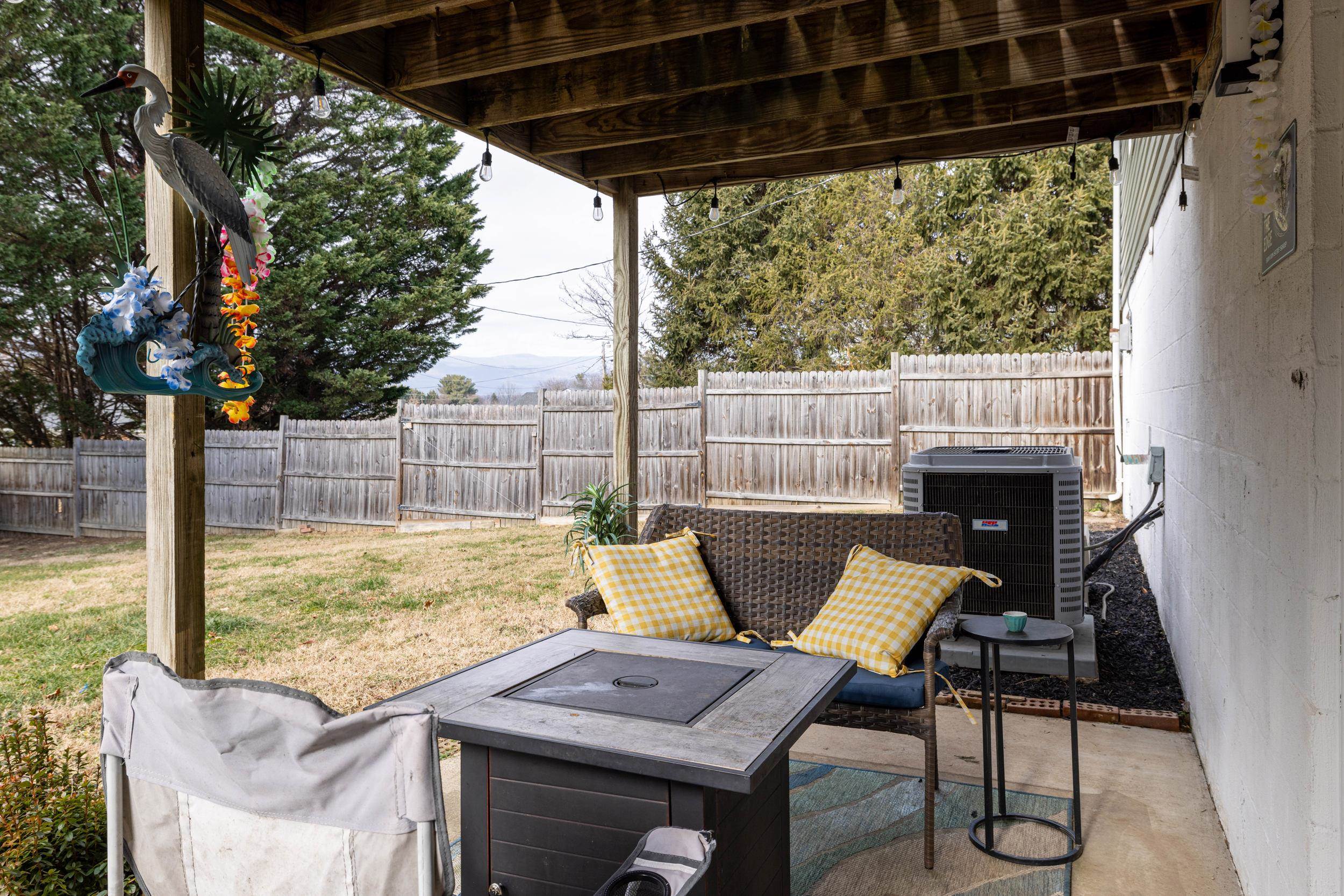 507 BARKMAN AVE, ELKTON, Virginia 22827, 3 Bedrooms Bedrooms, ,2 BathroomsBathrooms,Residential,507 BARKMAN AVE,672351 MLS # 672351