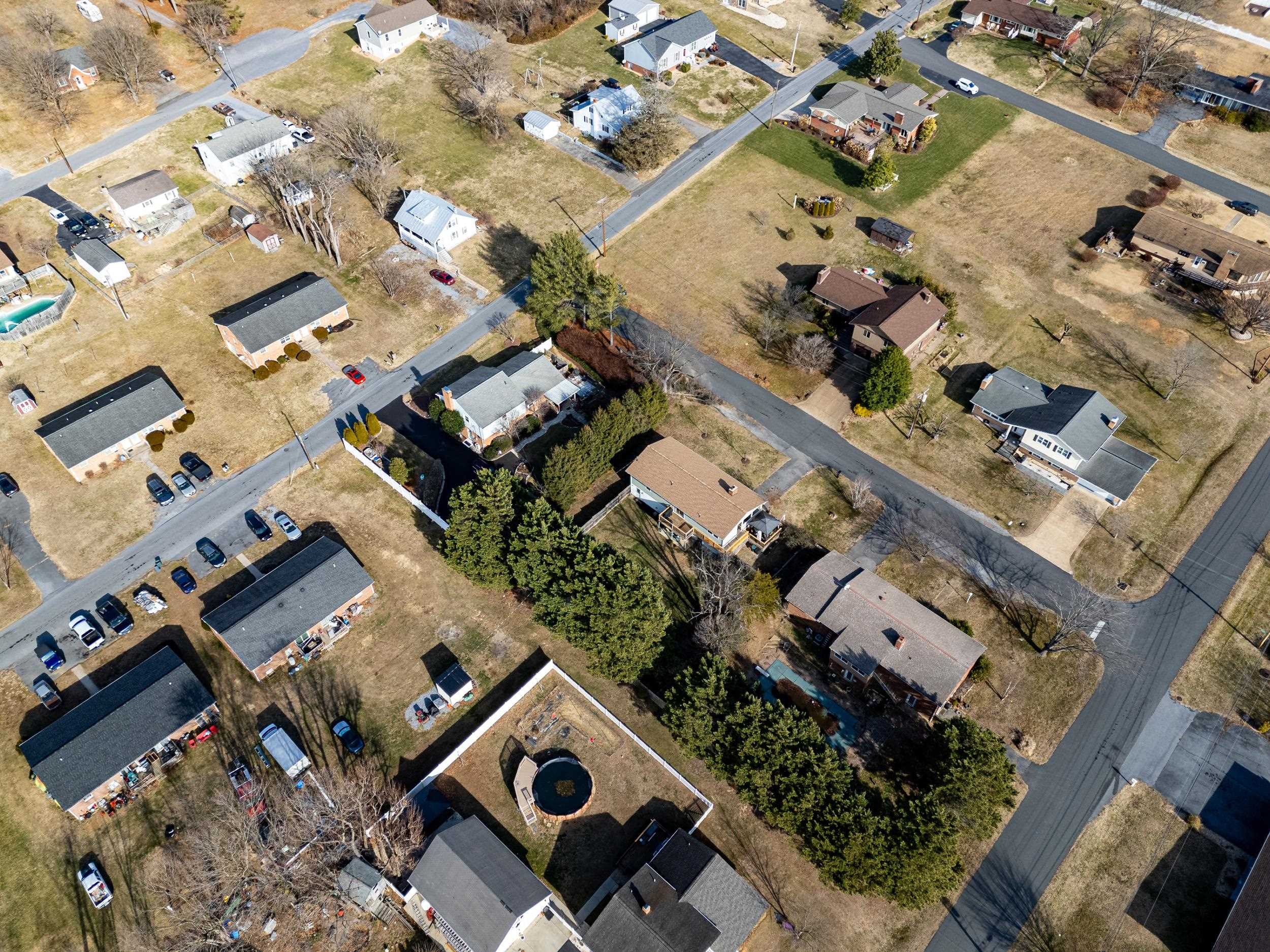 507 BARKMAN AVE, ELKTON, Virginia 22827, 3 Bedrooms Bedrooms, ,2 BathroomsBathrooms,Residential,507 BARKMAN AVE,672351 MLS # 672351