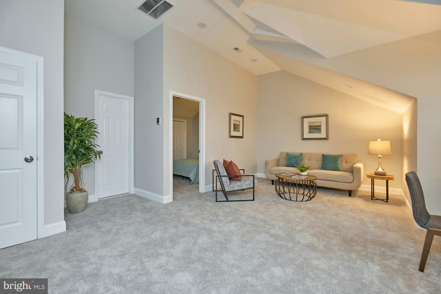 6323 EVERGLADES DR, ALEXANDRIA, Virginia 22312, 5 Bedrooms Bedrooms, ,4 BathroomsBathrooms,Residential,For sale,6323 EVERGLADES DR,VAFX2276302 MLS # VAFX2276302