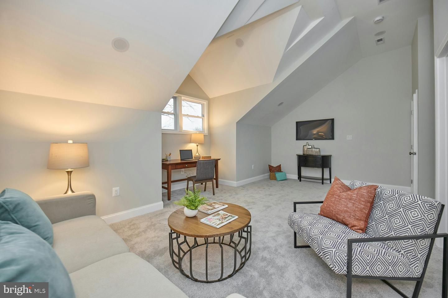 6323 EVERGLADES DR, ALEXANDRIA, Virginia 22312, 5 Bedrooms Bedrooms, ,4 BathroomsBathrooms,Residential,For sale,6323 EVERGLADES DR,VAFX2276302 MLS # VAFX2276302