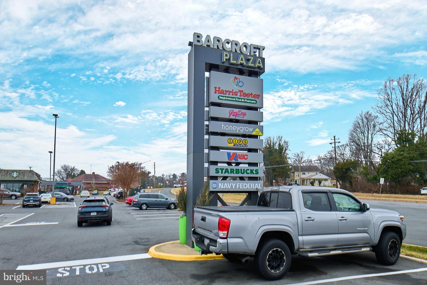 6323 EVERGLADES DR, ALEXANDRIA, Virginia 22312, 5 Bedrooms Bedrooms, ,4 BathroomsBathrooms,Residential,For sale,6323 EVERGLADES DR,VAFX2276302 MLS # VAFX2276302