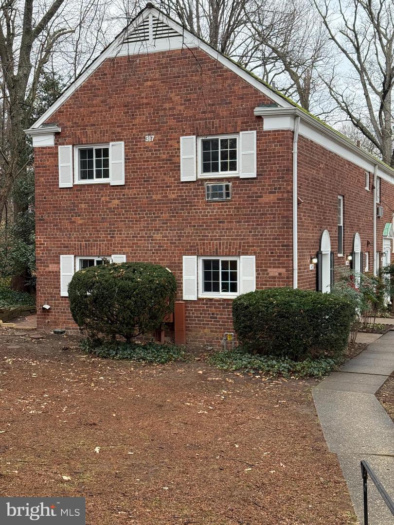 3492 MARTHA CUSTIS DR, ALEXANDRIA, Virginia 22302, 3 Bedrooms Bedrooms, ,2 BathroomsBathrooms,Residential,For sale,3492 MARTHA CUSTIS DR,VAAX2051210 MLS # VAAX2051210