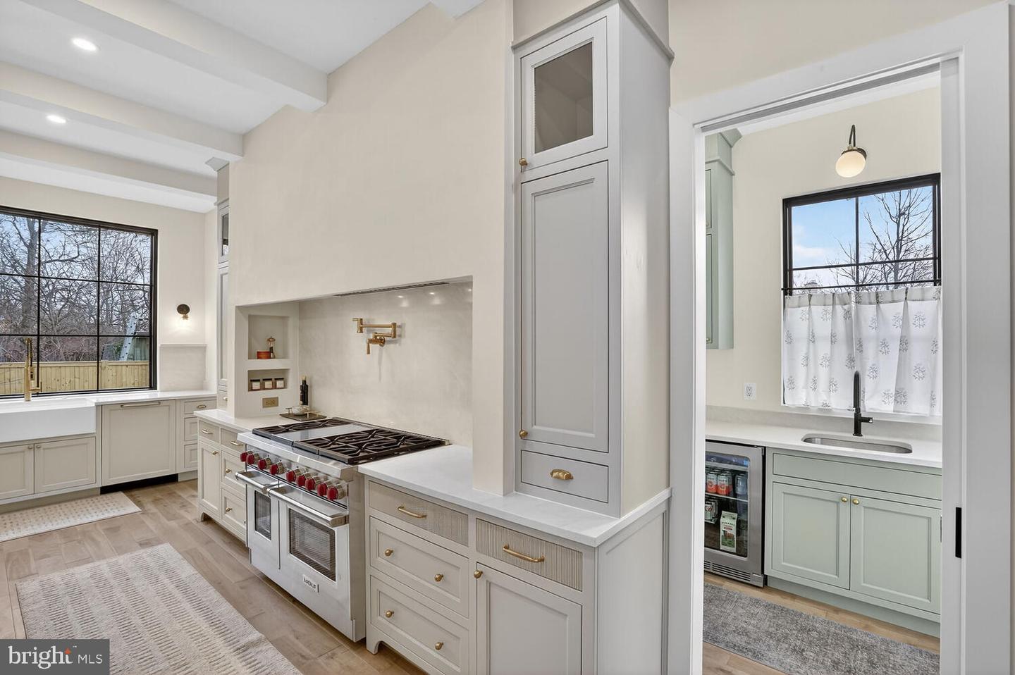 1615 N WAKEFIELD ST, ARLINGTON, Virginia 22207, 6 Bedrooms Bedrooms, ,7 BathroomsBathrooms,Residential,For sale,1615 N WAKEFIELD ST,VAAR2065418 MLS # VAAR2065418