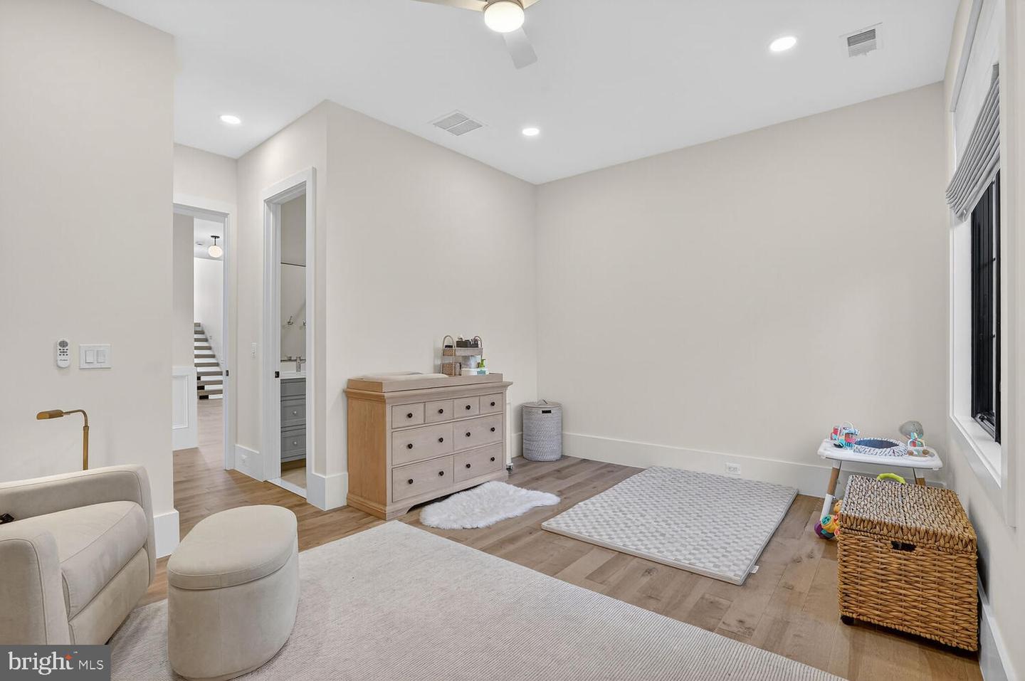 1615 N WAKEFIELD ST, ARLINGTON, Virginia 22207, 6 Bedrooms Bedrooms, ,7 BathroomsBathrooms,Residential,For sale,1615 N WAKEFIELD ST,VAAR2065418 MLS # VAAR2065418