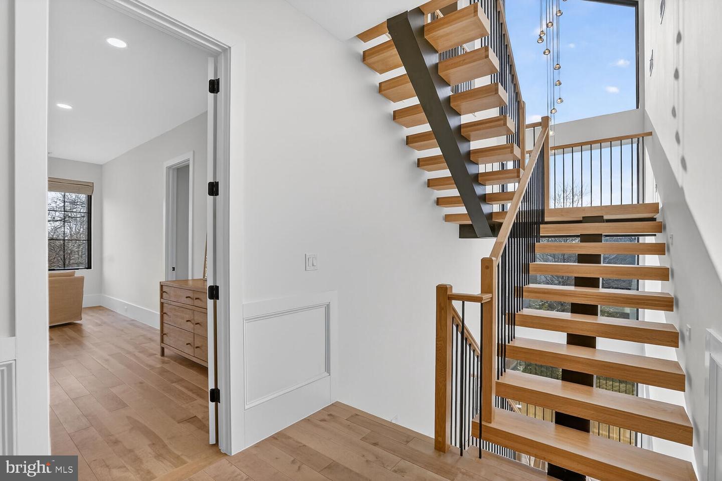 1615 N WAKEFIELD ST, ARLINGTON, Virginia 22207, 6 Bedrooms Bedrooms, ,7 BathroomsBathrooms,Residential,For sale,1615 N WAKEFIELD ST,VAAR2065418 MLS # VAAR2065418