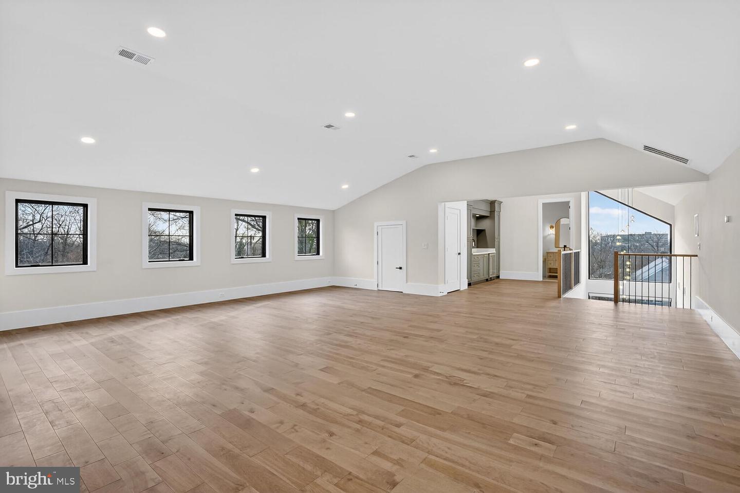 1615 N WAKEFIELD ST, ARLINGTON, Virginia 22207, 6 Bedrooms Bedrooms, ,7 BathroomsBathrooms,Residential,For sale,1615 N WAKEFIELD ST,VAAR2065418 MLS # VAAR2065418