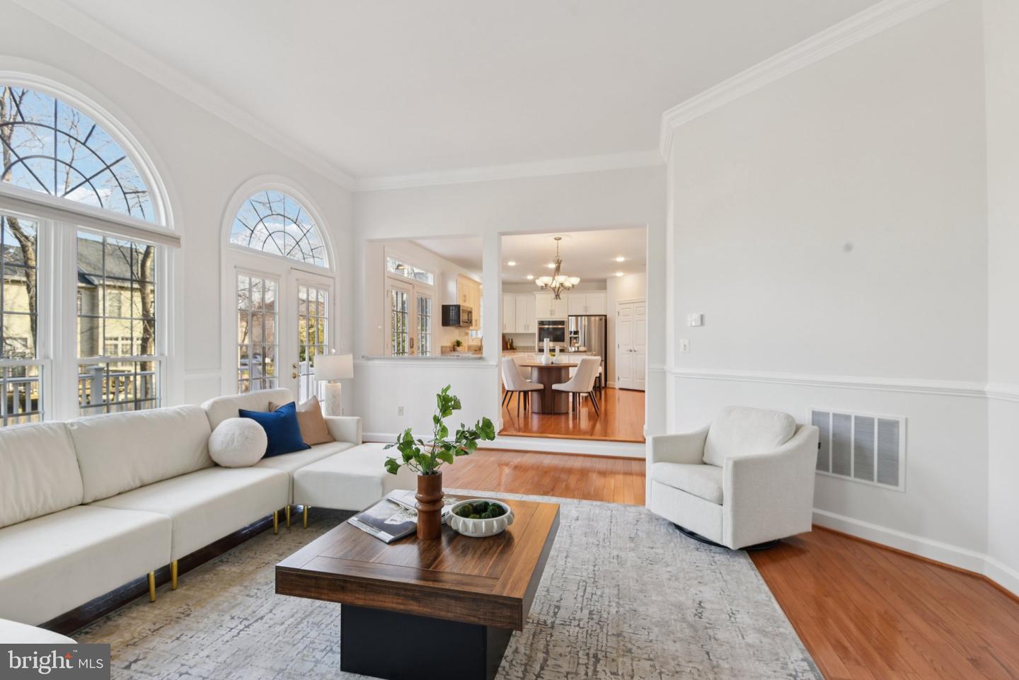 8214 WESTWOOD MEWS CT, VIENNA, Virginia 22182, 5 Bedrooms Bedrooms, 7 Rooms Rooms,4 BathroomsBathrooms,Residential,For sale,8214 WESTWOOD MEWS CT,VAFX2278286 MLS # VAFX2278286