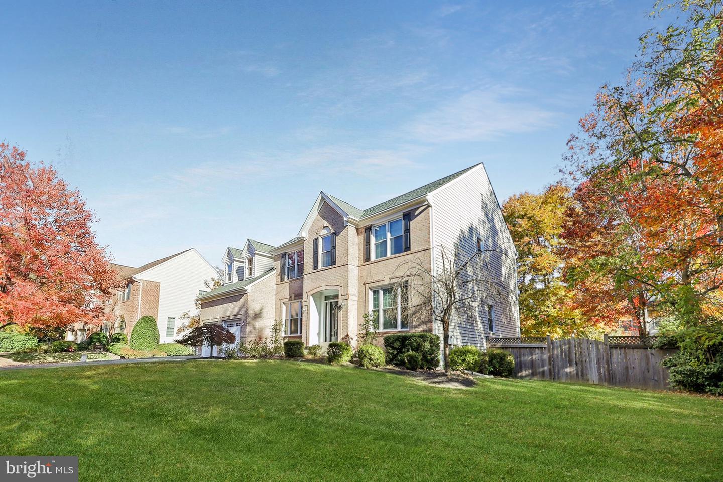 8214 WESTWOOD MEWS CT, VIENNA, Virginia 22182, 5 Bedrooms Bedrooms, 7 Rooms Rooms,4 BathroomsBathrooms,Residential,For sale,8214 WESTWOOD MEWS CT,VAFX2278286 MLS # VAFX2278286