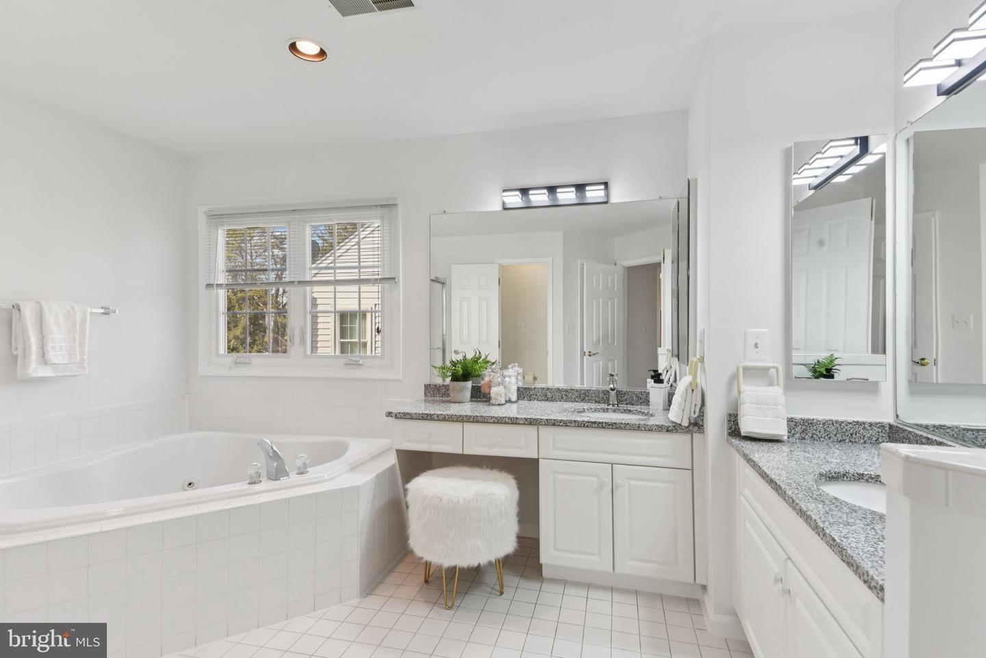 8214 WESTWOOD MEWS CT, VIENNA, Virginia 22182, 5 Bedrooms Bedrooms, 7 Rooms Rooms,4 BathroomsBathrooms,Residential,For sale,8214 WESTWOOD MEWS CT,VAFX2278286 MLS # VAFX2278286