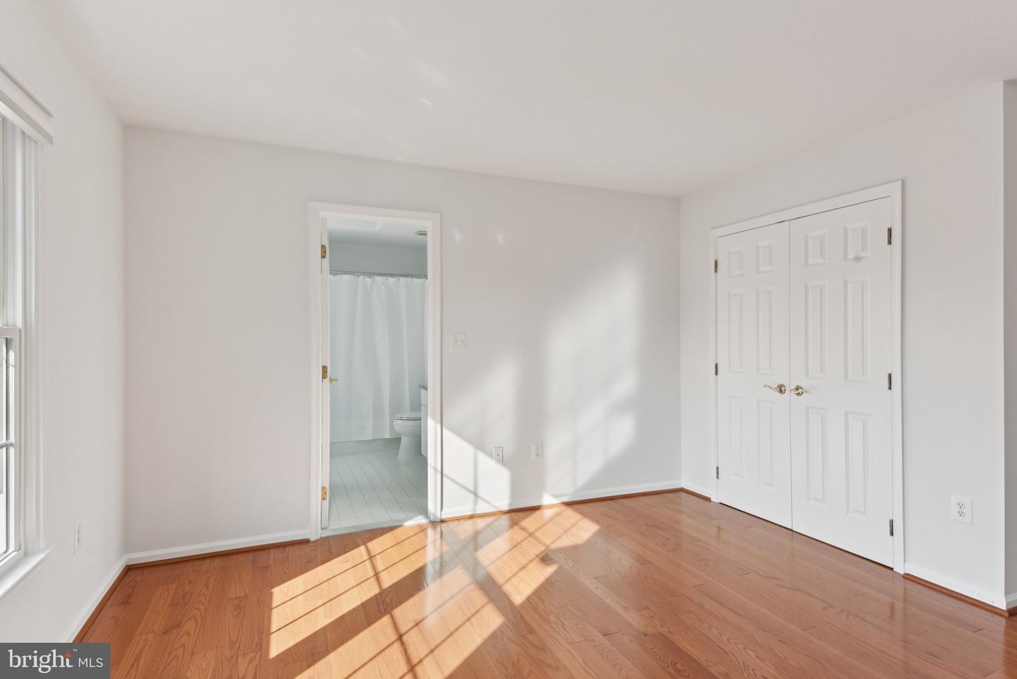 8214 WESTWOOD MEWS CT, VIENNA, Virginia 22182, 5 Bedrooms Bedrooms, 7 Rooms Rooms,4 BathroomsBathrooms,Residential,For sale,8214 WESTWOOD MEWS CT,VAFX2278286 MLS # VAFX2278286