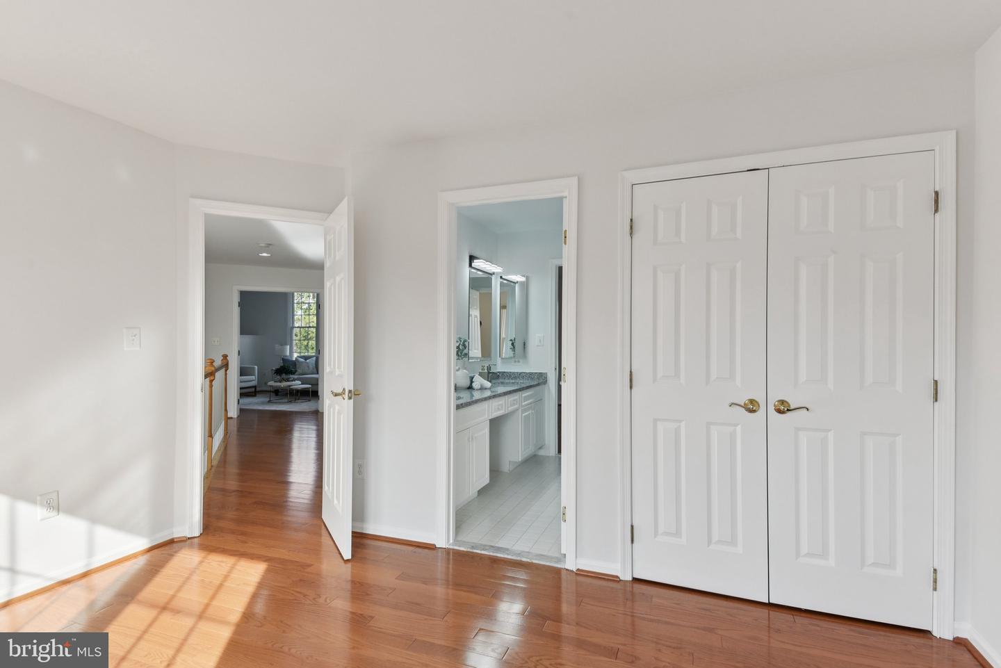 8214 WESTWOOD MEWS CT, VIENNA, Virginia 22182, 5 Bedrooms Bedrooms, 7 Rooms Rooms,4 BathroomsBathrooms,Residential,For sale,8214 WESTWOOD MEWS CT,VAFX2278286 MLS # VAFX2278286