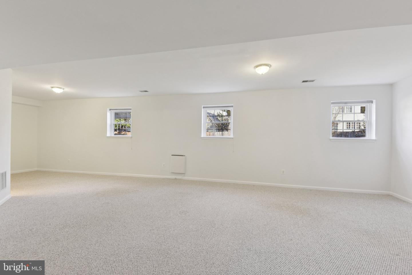 8214 WESTWOOD MEWS CT, VIENNA, Virginia 22182, 5 Bedrooms Bedrooms, 7 Rooms Rooms,4 BathroomsBathrooms,Residential,For sale,8214 WESTWOOD MEWS CT,VAFX2278286 MLS # VAFX2278286