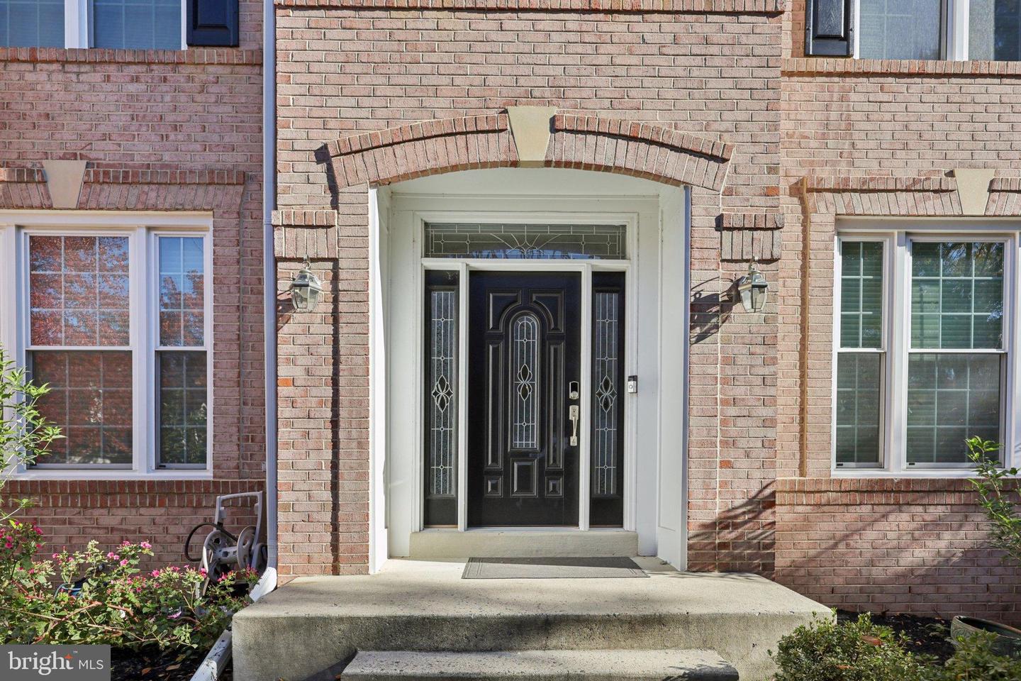 8214 WESTWOOD MEWS CT, VIENNA, Virginia 22182, 5 Bedrooms Bedrooms, 7 Rooms Rooms,4 BathroomsBathrooms,Residential,For sale,8214 WESTWOOD MEWS CT,VAFX2278286 MLS # VAFX2278286