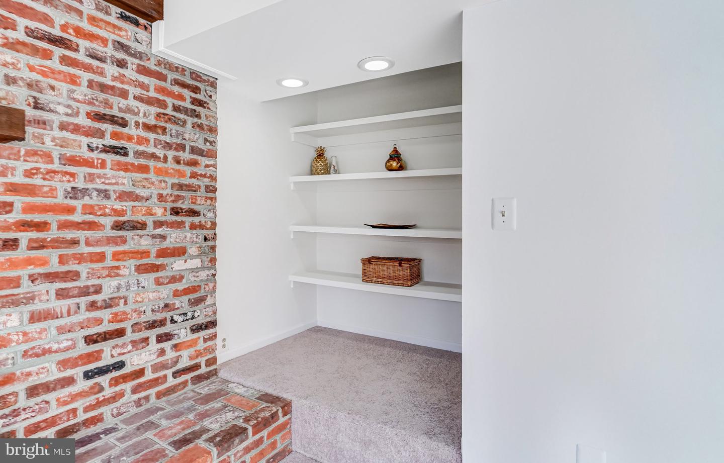 9019 OCTAVIA CT, SPRINGFIELD, Virginia 22153, 4 Bedrooms Bedrooms, ,2 BathroomsBathrooms,Residential,For sale,9019 OCTAVIA CT,VAFX2278946 MLS # VAFX2278946