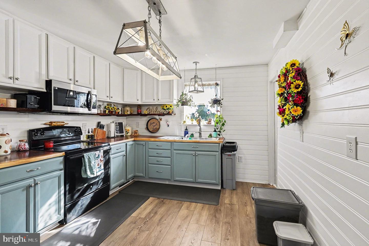 2033 COURTHOUSE RD, HEATHSVILLE, Virginia 22473, 3 Bedrooms Bedrooms, 5 Rooms Rooms,2 BathroomsBathrooms,Residential,For sale,2033 COURTHOUSE RD,VANV2001824 MLS # VANV2001824