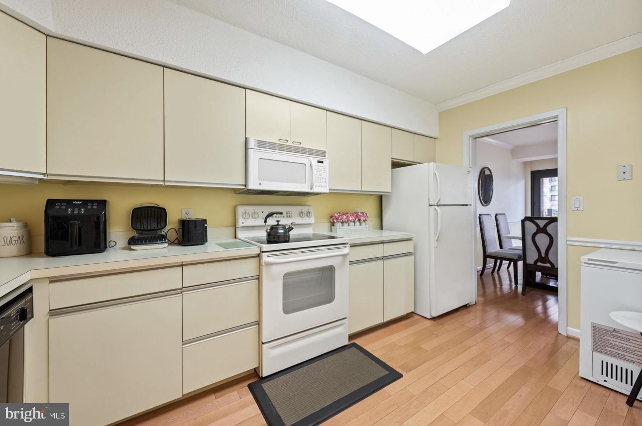 5501 SEMINARY RD #801S, FALLS CHURCH, Virginia 22041, 1 Bedroom Bedrooms, ,1 BathroomBathrooms,Residential,For sale,5501 SEMINARY RD #801S,VAFX2280658 MLS # VAFX2280658