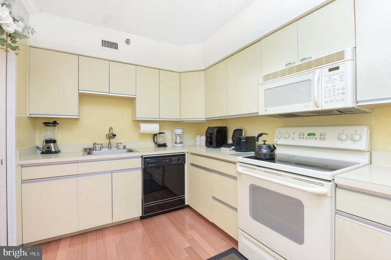 5501 SEMINARY RD #801S, FALLS CHURCH, Virginia 22041, 1 Bedroom Bedrooms, ,1 BathroomBathrooms,Residential,For sale,5501 SEMINARY RD #801S,VAFX2280658 MLS # VAFX2280658