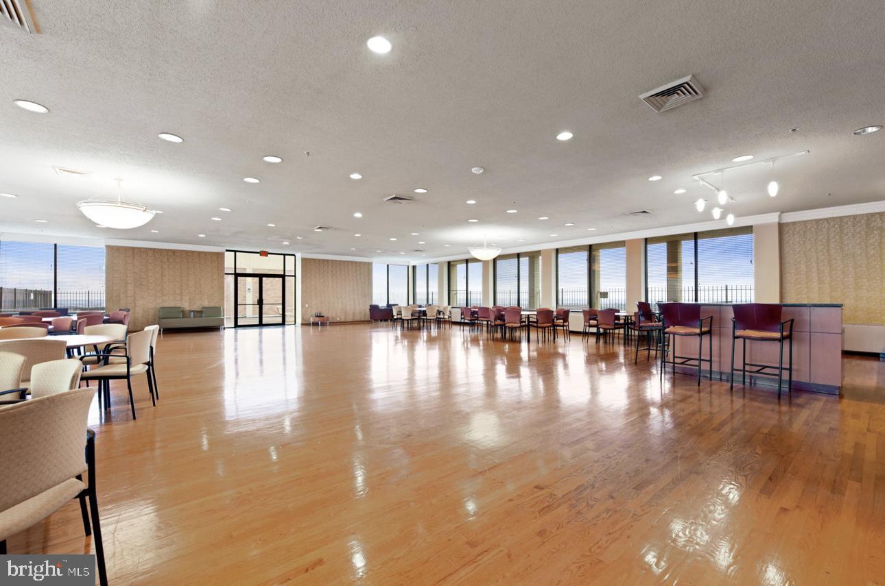 5501 SEMINARY RD #801S, FALLS CHURCH, Virginia 22041, 1 Bedroom Bedrooms, ,1 BathroomBathrooms,Residential,For sale,5501 SEMINARY RD #801S,VAFX2280658 MLS # VAFX2280658