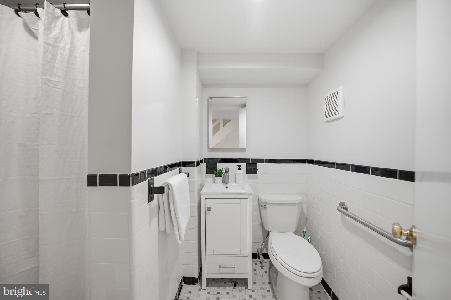 1951 39TH ST NW, WASHINGTON, District Of Columbia 20007, 3 Bedrooms Bedrooms, ,2 BathroomsBathrooms,Residential,For sale,1951 39TH ST NW,DCDC2235532 MLS # DCDC2235532