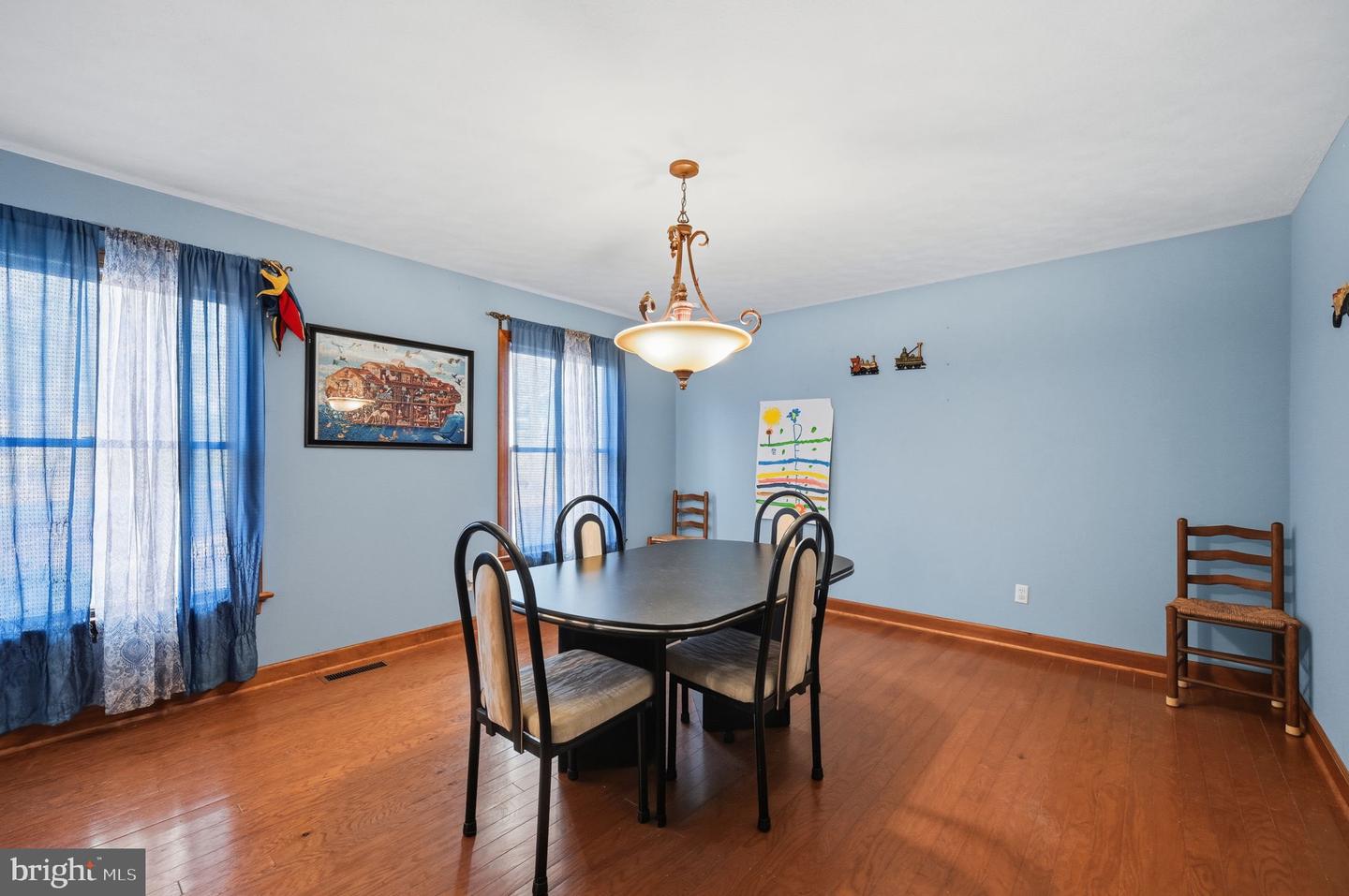 25 WOODLAWN DR, PALMYRA, Virginia 22963, 4 Bedrooms Bedrooms, 8 Rooms Rooms,3 BathroomsBathrooms,Residential,For sale,25 WOODLAWN DR,VAFN2000570 MLS # VAFN2000570