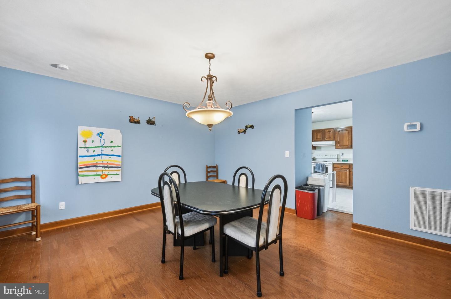 25 WOODLAWN DR, PALMYRA, Virginia 22963, 4 Bedrooms Bedrooms, 8 Rooms Rooms,3 BathroomsBathrooms,Residential,For sale,25 WOODLAWN DR,VAFN2000570 MLS # VAFN2000570