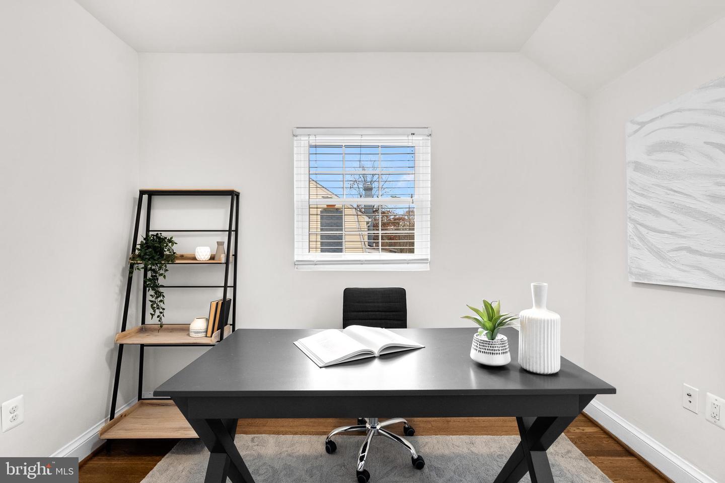 4762 ARLINGTON BLVD, ARLINGTON, Virginia 22204, 3 Bedrooms Bedrooms, 11 Rooms Rooms,2 BathroomsBathrooms,Residential,For sale,4762 ARLINGTON BLVD,VAAR2067082 MLS # VAAR2067082