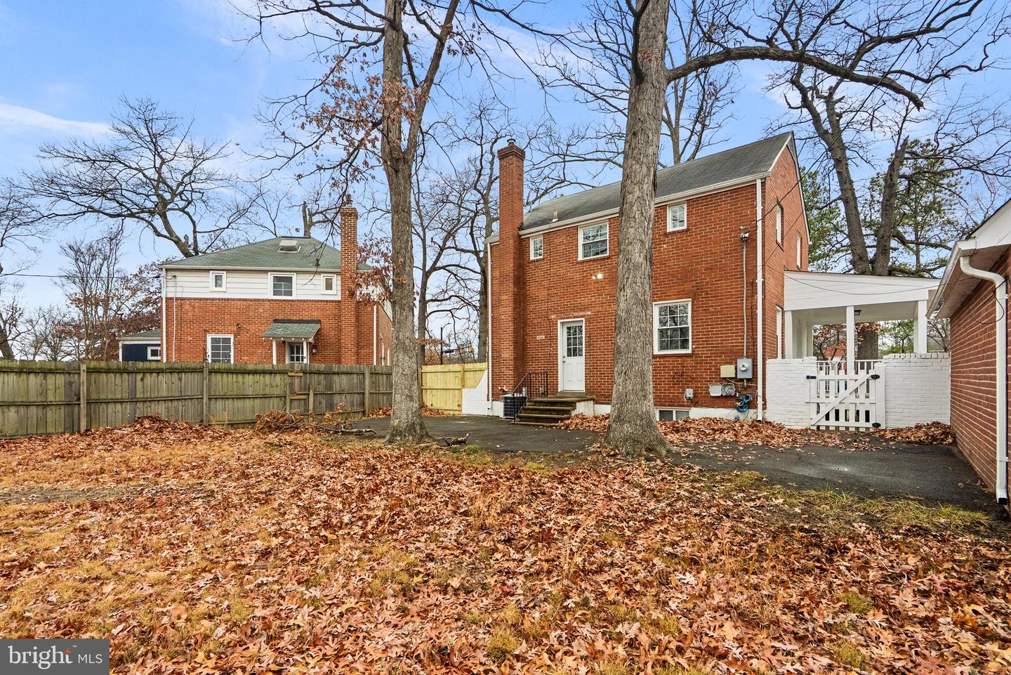 4762 ARLINGTON BLVD, ARLINGTON, Virginia 22204, 3 Bedrooms Bedrooms, 11 Rooms Rooms,2 BathroomsBathrooms,Residential,For sale,4762 ARLINGTON BLVD,VAAR2067082 MLS # VAAR2067082