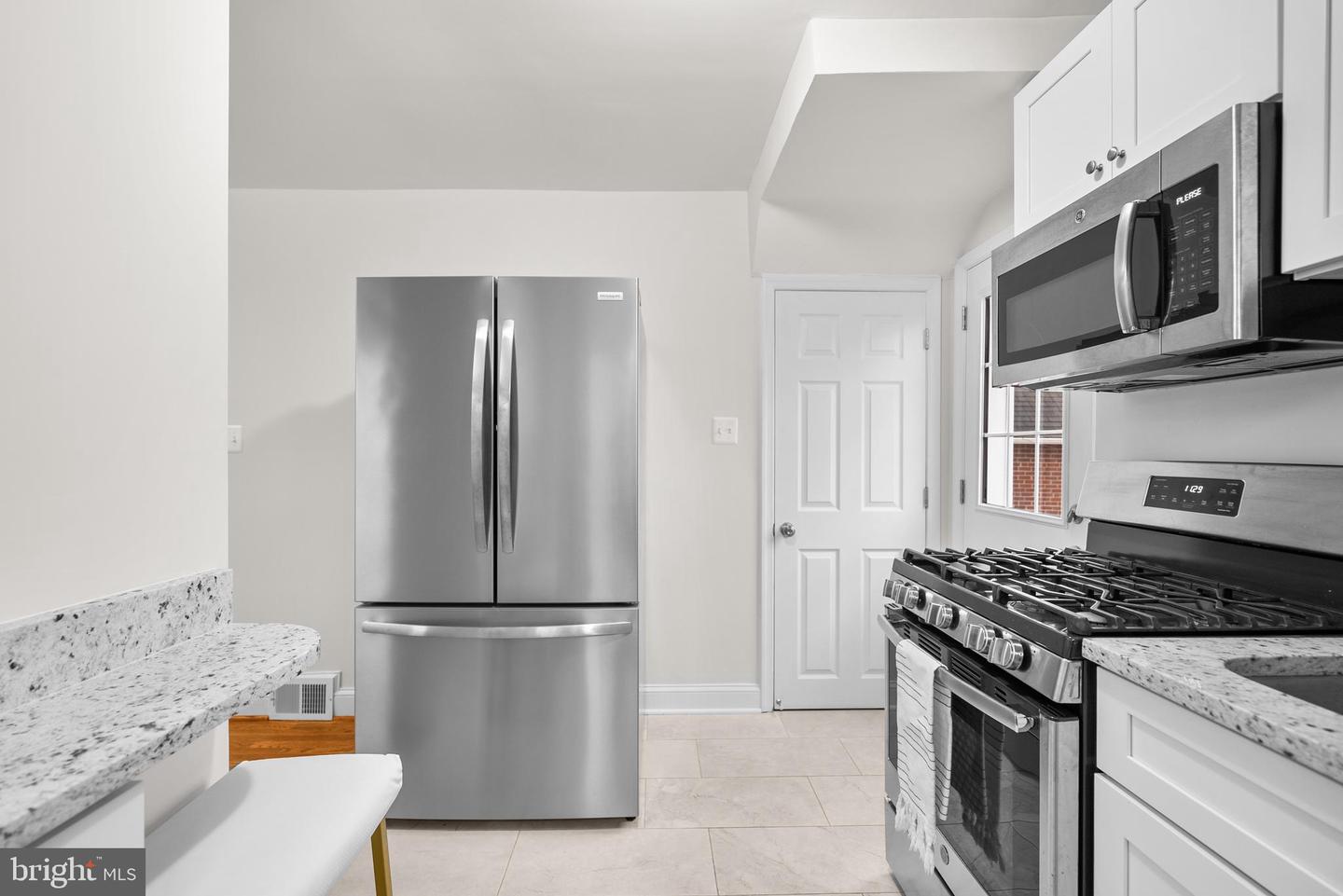 4762 ARLINGTON BLVD, ARLINGTON, Virginia 22204, 3 Bedrooms Bedrooms, 11 Rooms Rooms,2 BathroomsBathrooms,Residential,For sale,4762 ARLINGTON BLVD,VAAR2067082 MLS # VAAR2067082