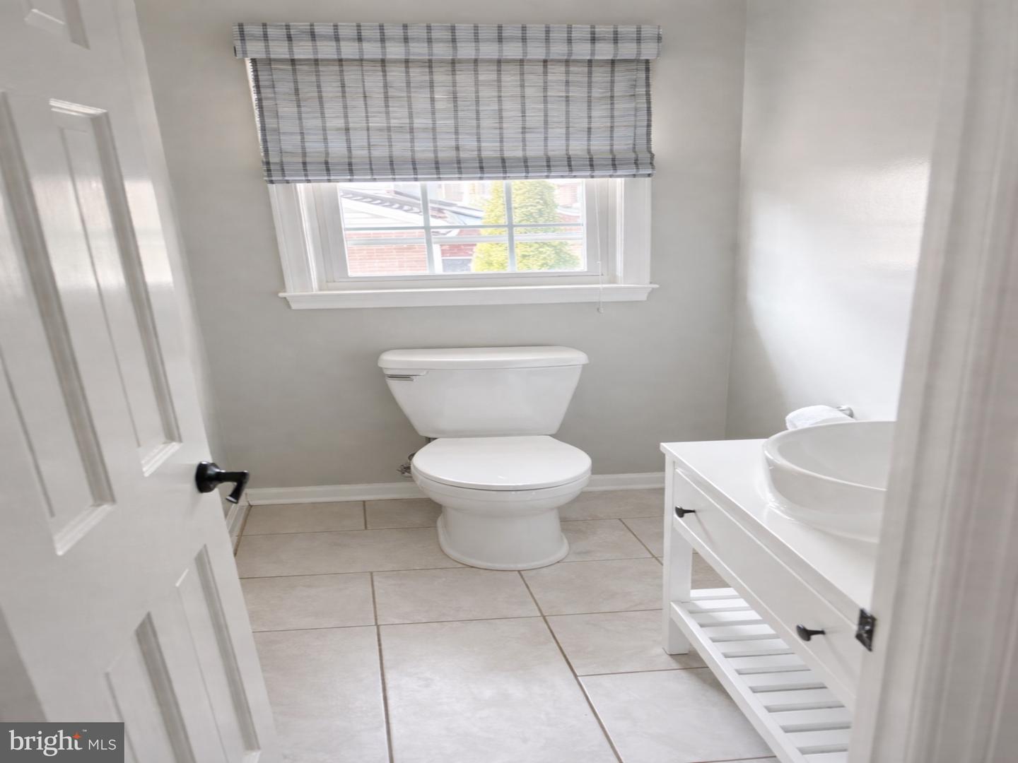 8100 LANGBROOK RD, SPRINGFIELD, Virginia 22152, 5 Bedrooms Bedrooms, ,4 BathroomsBathrooms,Residential,For sale,8100 LANGBROOK RD,VAFX2283984 MLS # VAFX2283984