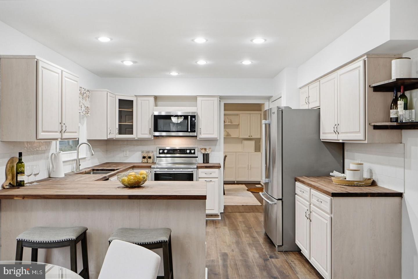 12675 LANDVIEW DR, MANASSAS, Virginia 20112, 4 Bedrooms Bedrooms, ,2 BathroomsBathrooms,Residential,For sale,12675 LANDVIEW DR,VAPW2109900 MLS # VAPW2109900 12675 LANDVIEW DR, MANASSAS, Virginia 20112, 4 Bedrooms Bedrooms, ,2 BathroomsBathrooms,Residential,For sale,12675 LANDVIEW DR,VAPW2109900 MLS # VAPW2109900