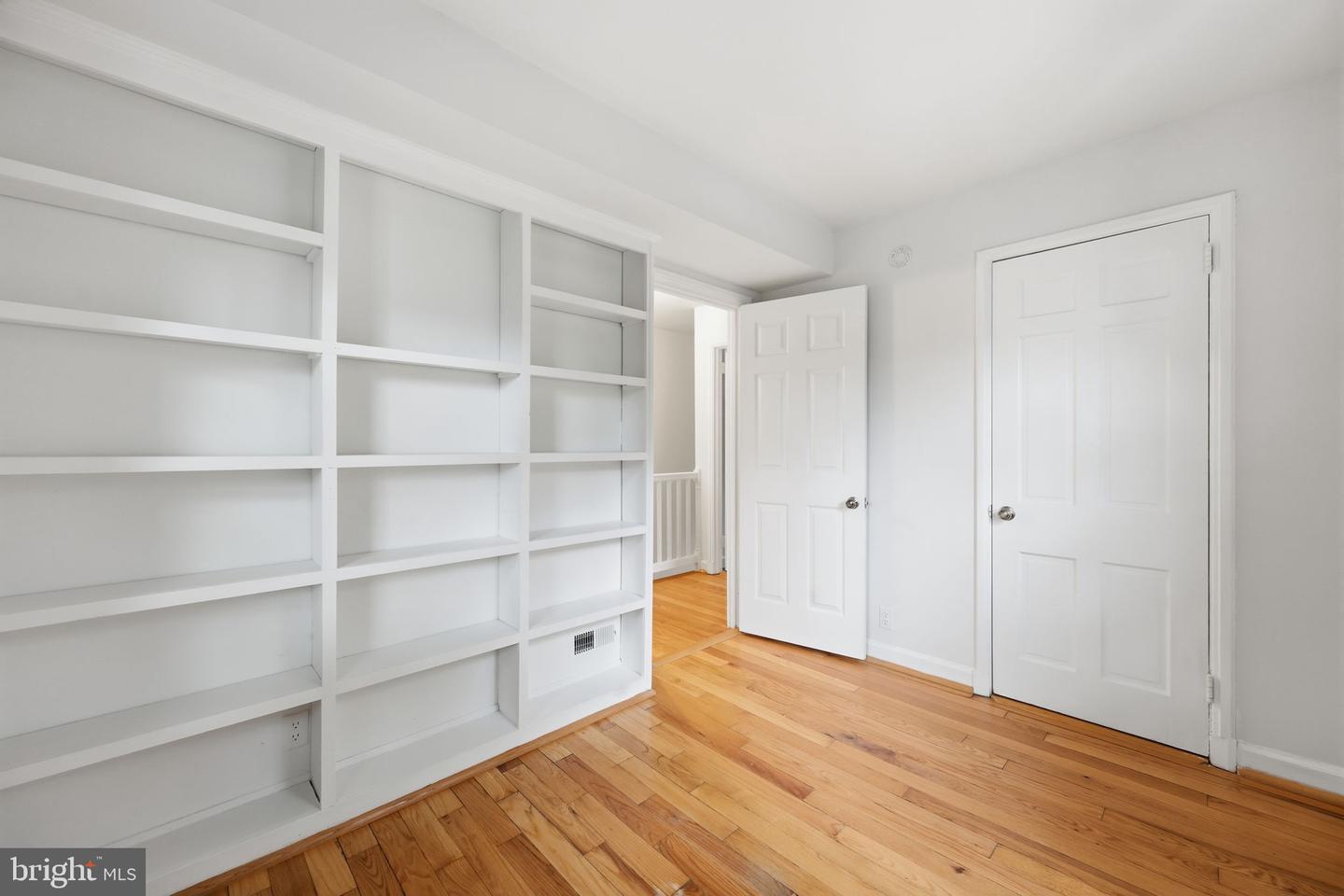 2825 S COLUMBUS ST, ARLINGTON, Virginia 22206, 2 Bedrooms Bedrooms, ,2 BathroomsBathrooms,Residential,For sale,2825 S COLUMBUS ST,VAAR2067356 MLS # VAAR2067356 2825 S COLUMBUS ST, ARLINGTON, Virginia 22206, 2 Bedrooms Bedrooms, ,2 BathroomsBathrooms,Residential,For sale,2825 S COLUMBUS ST,VAAR2067356 MLS # VAAR2067356