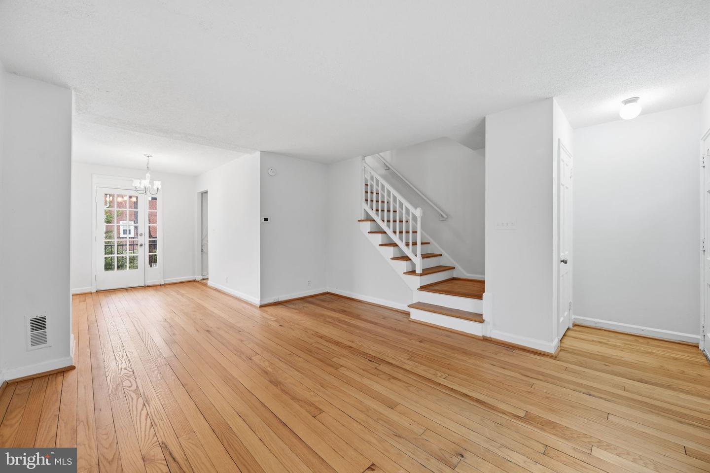 2825 S COLUMBUS ST, ARLINGTON, Virginia 22206, 2 Bedrooms Bedrooms, ,2 BathroomsBathrooms,Residential,For sale,2825 S COLUMBUS ST,VAAR2067356 MLS # VAAR2067356 2825 S COLUMBUS ST, ARLINGTON, Virginia 22206, 2 Bedrooms Bedrooms, ,2 BathroomsBathrooms,Residential,For sale,2825 S COLUMBUS ST,VAAR2067356 MLS # VAAR2067356
