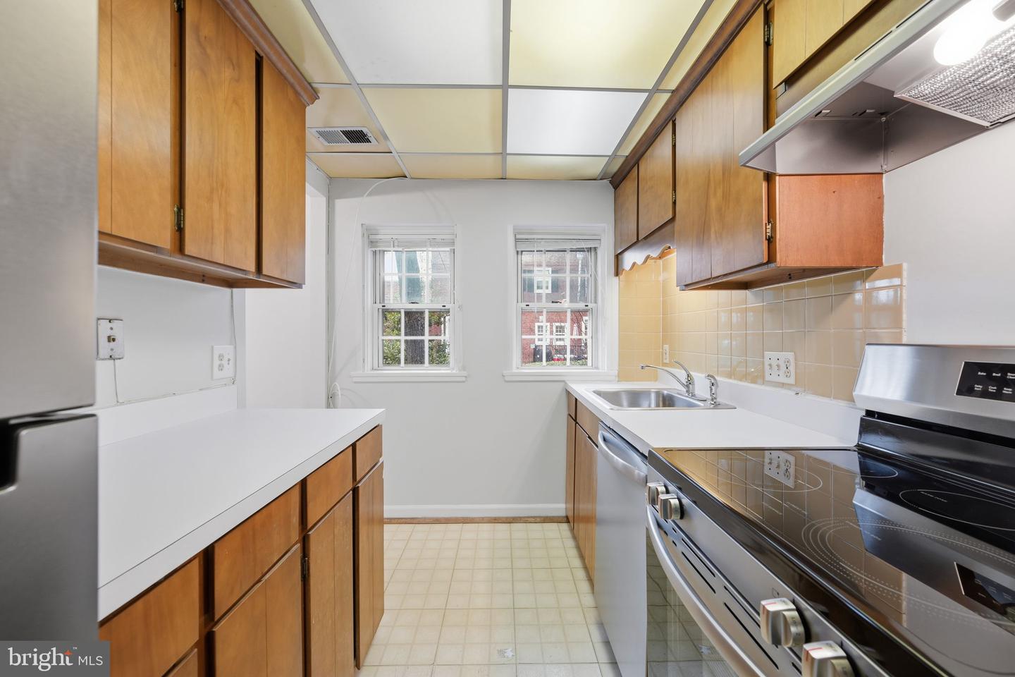 2825 S COLUMBUS ST, ARLINGTON, Virginia 22206, 2 Bedrooms Bedrooms, ,2 BathroomsBathrooms,Residential,For sale,2825 S COLUMBUS ST,VAAR2067356 MLS # VAAR2067356 2825 S COLUMBUS ST, ARLINGTON, Virginia 22206, 2 Bedrooms Bedrooms, ,2 BathroomsBathrooms,Residential,For sale,2825 S COLUMBUS ST,VAAR2067356 MLS # VAAR2067356